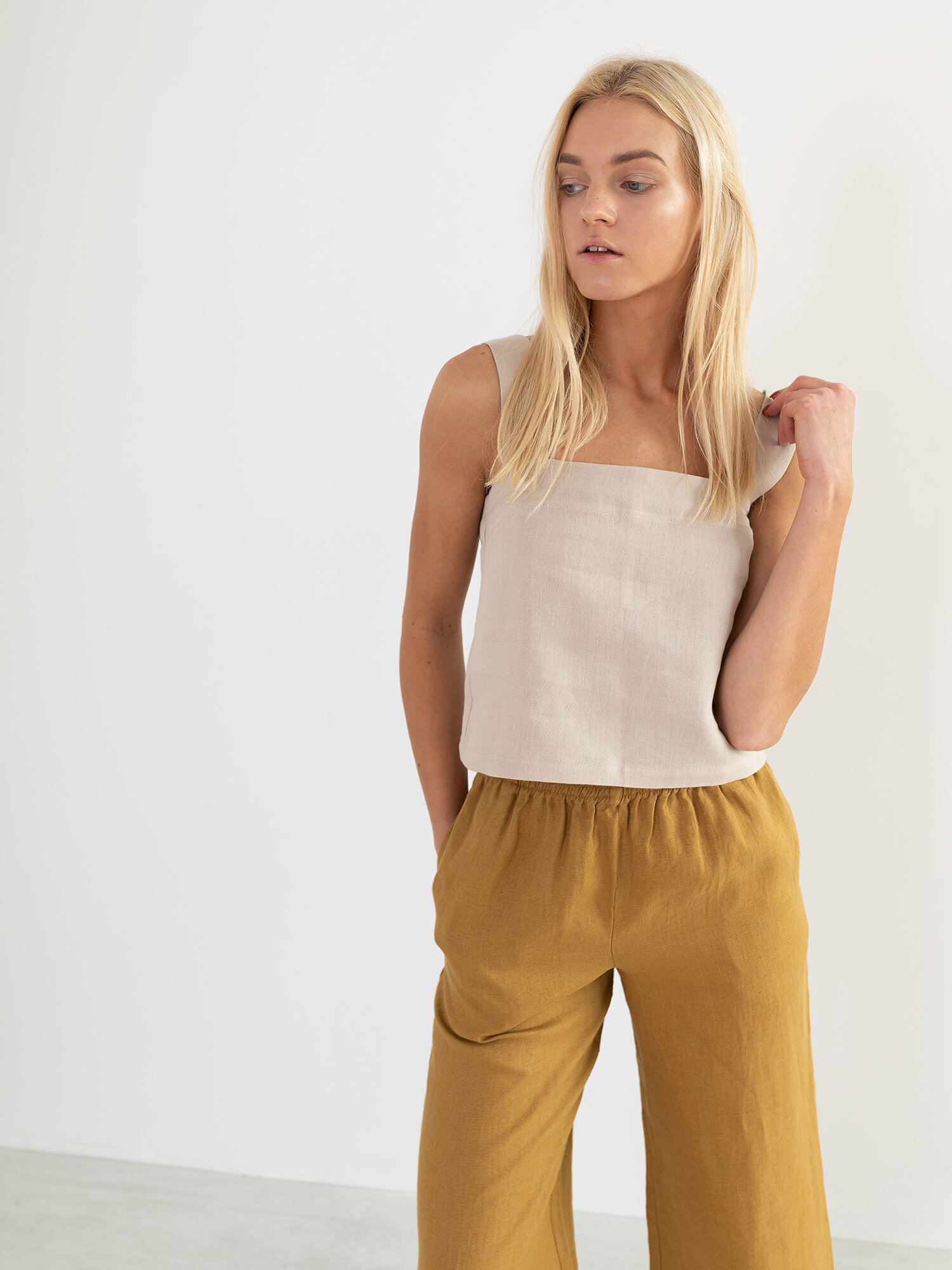 Bild 3 von BEA Trägertop aus Leinen in von Love and Confuse