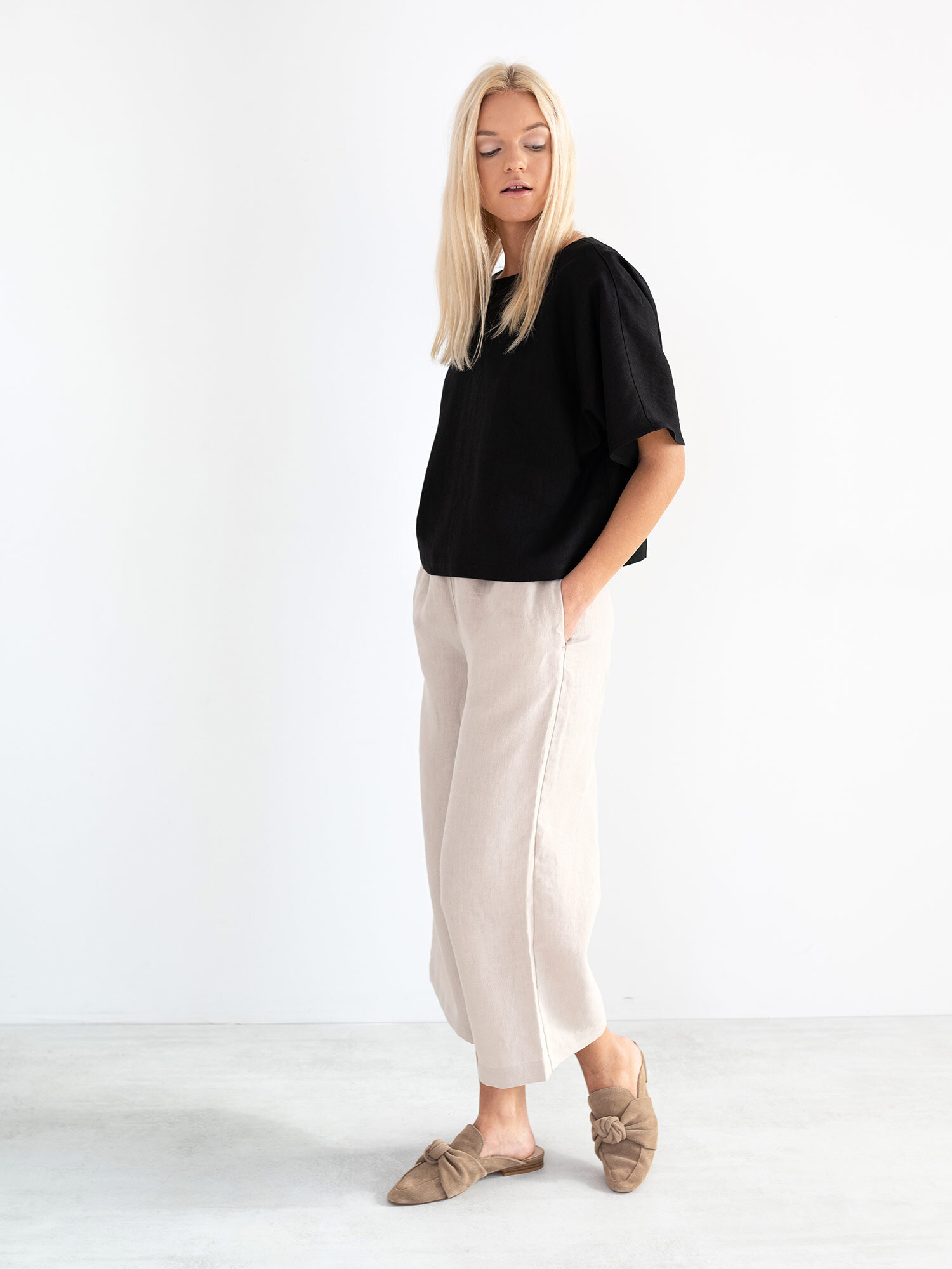 Image 3 of BEE Linen Top in Black from Love and Confuse