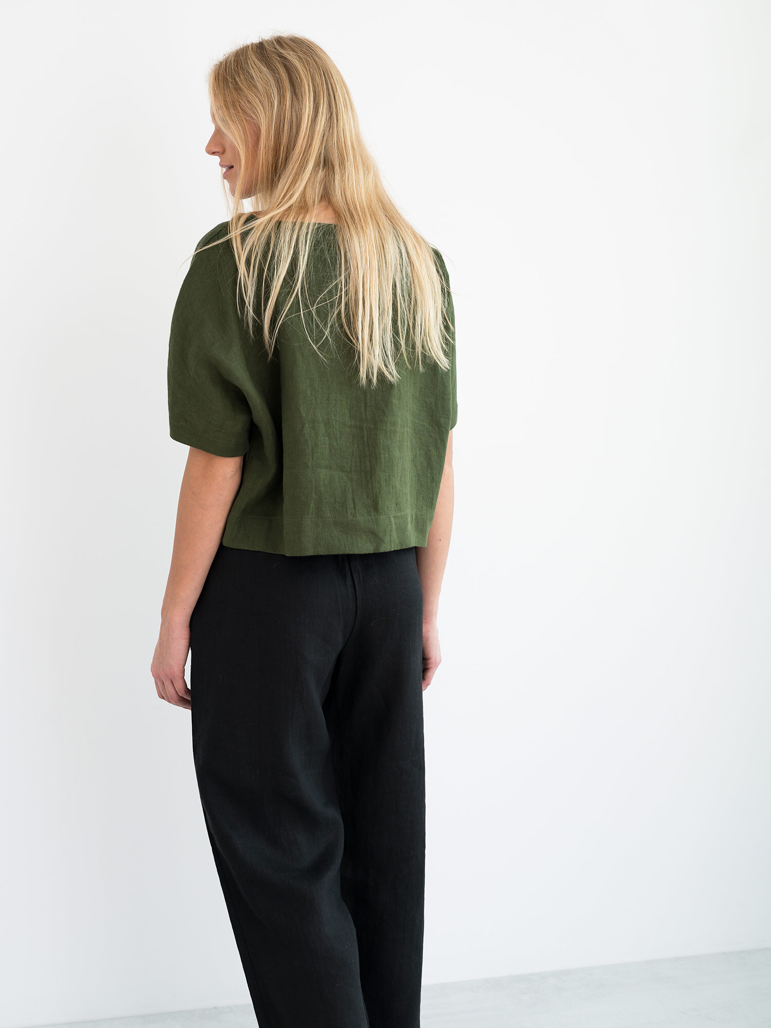 Image 3 of BEE Linen Top in Forest Green from Love and Confuse