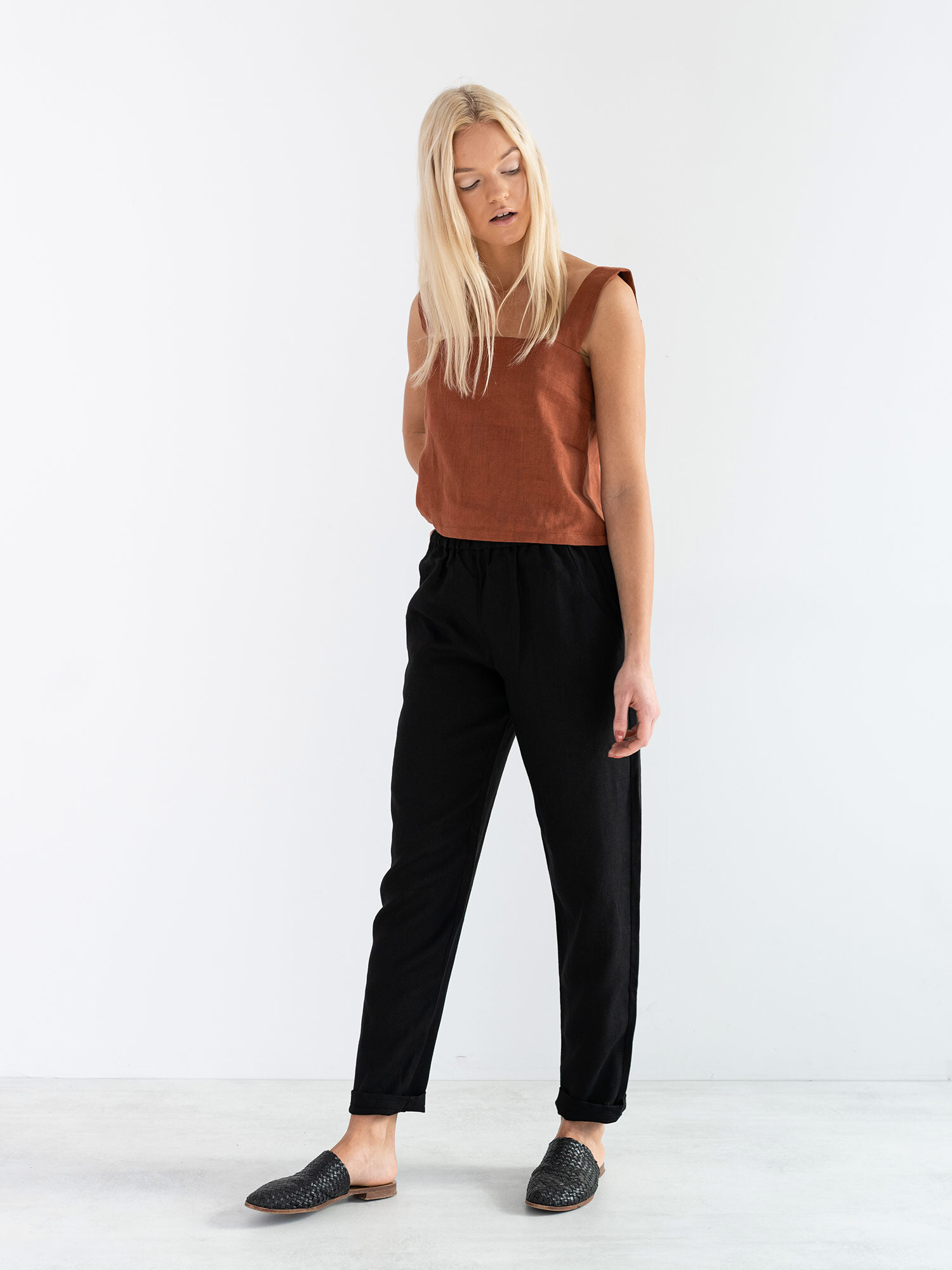 Image 3 of BRINLEY Linen Pants in Black from Love and Confuse