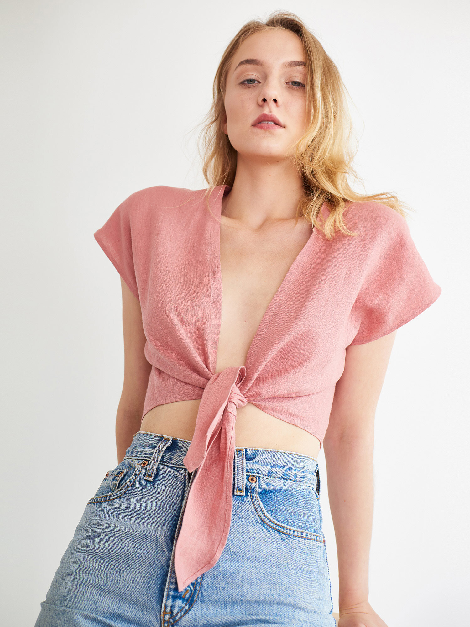 Bild 3 von CAMILA Leinentop mit Bindeband in Salmon pink, you can also choose other colors above von Love and Confuse
