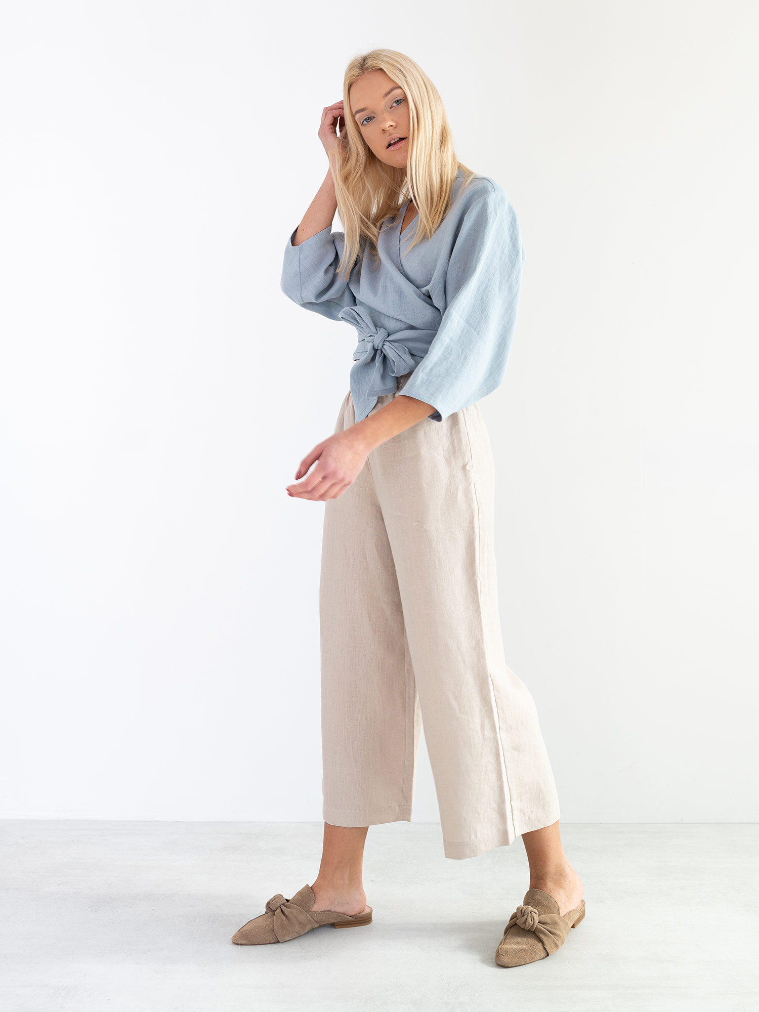 Bild 3 von CLAIRE Leinenwickeltop in von Love and Confuse