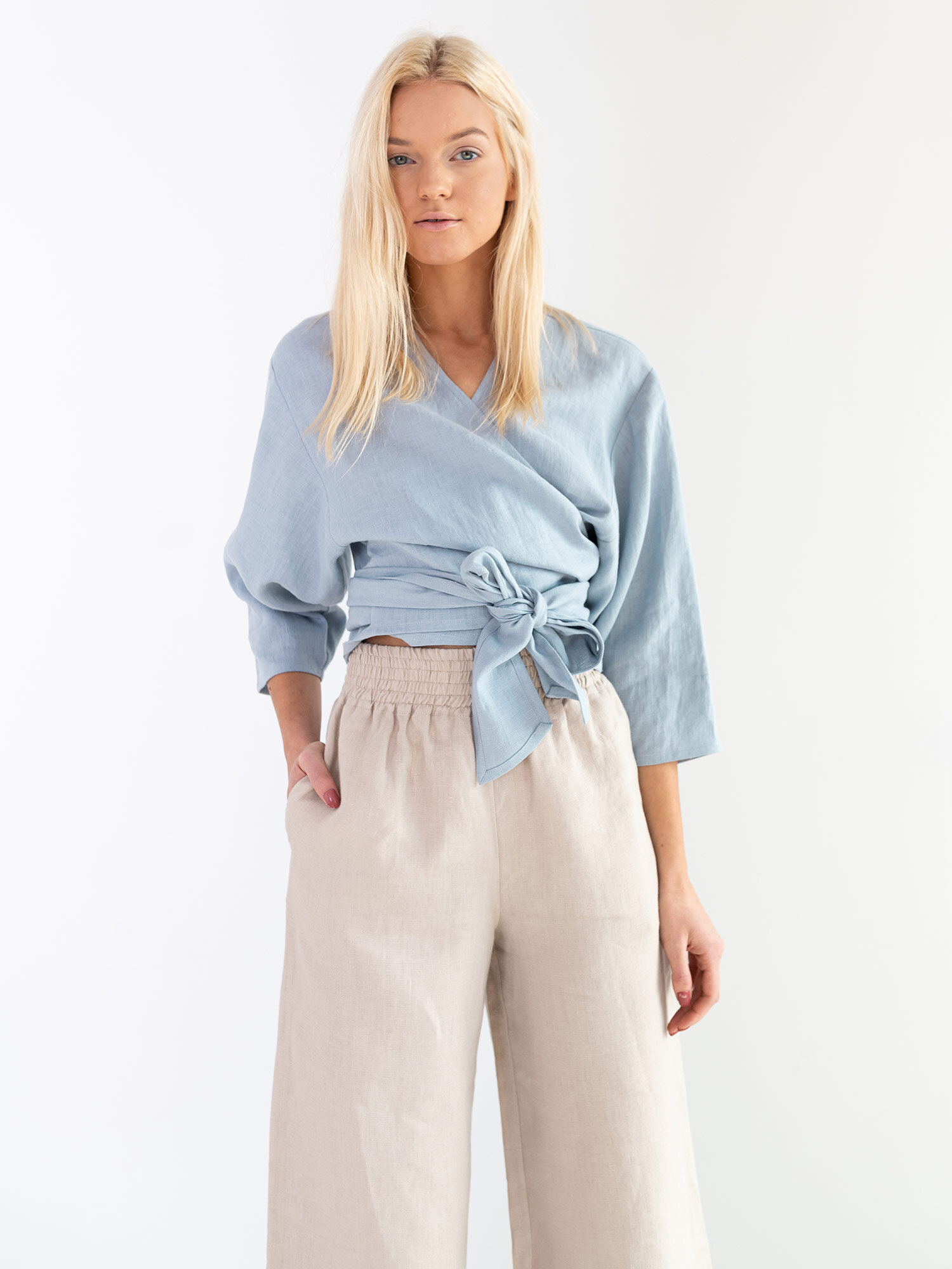 Bild 4 von CLAIRE Leinenwickeltop in von Love and Confuse