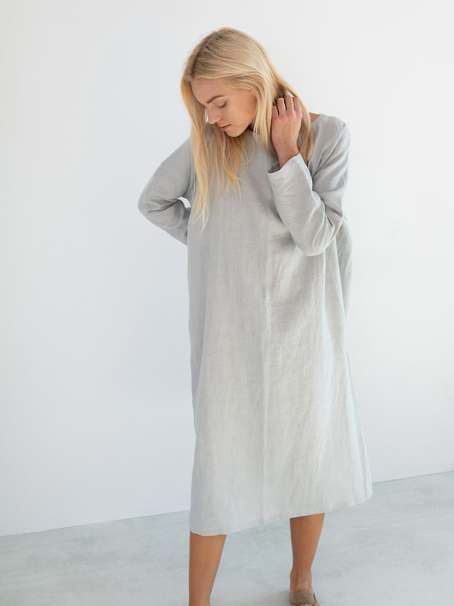 Bild 4 von DAWN Leinenkleid Midi & Maxi in Cloudy grey, you can also choose other colors above von Love and Confuse