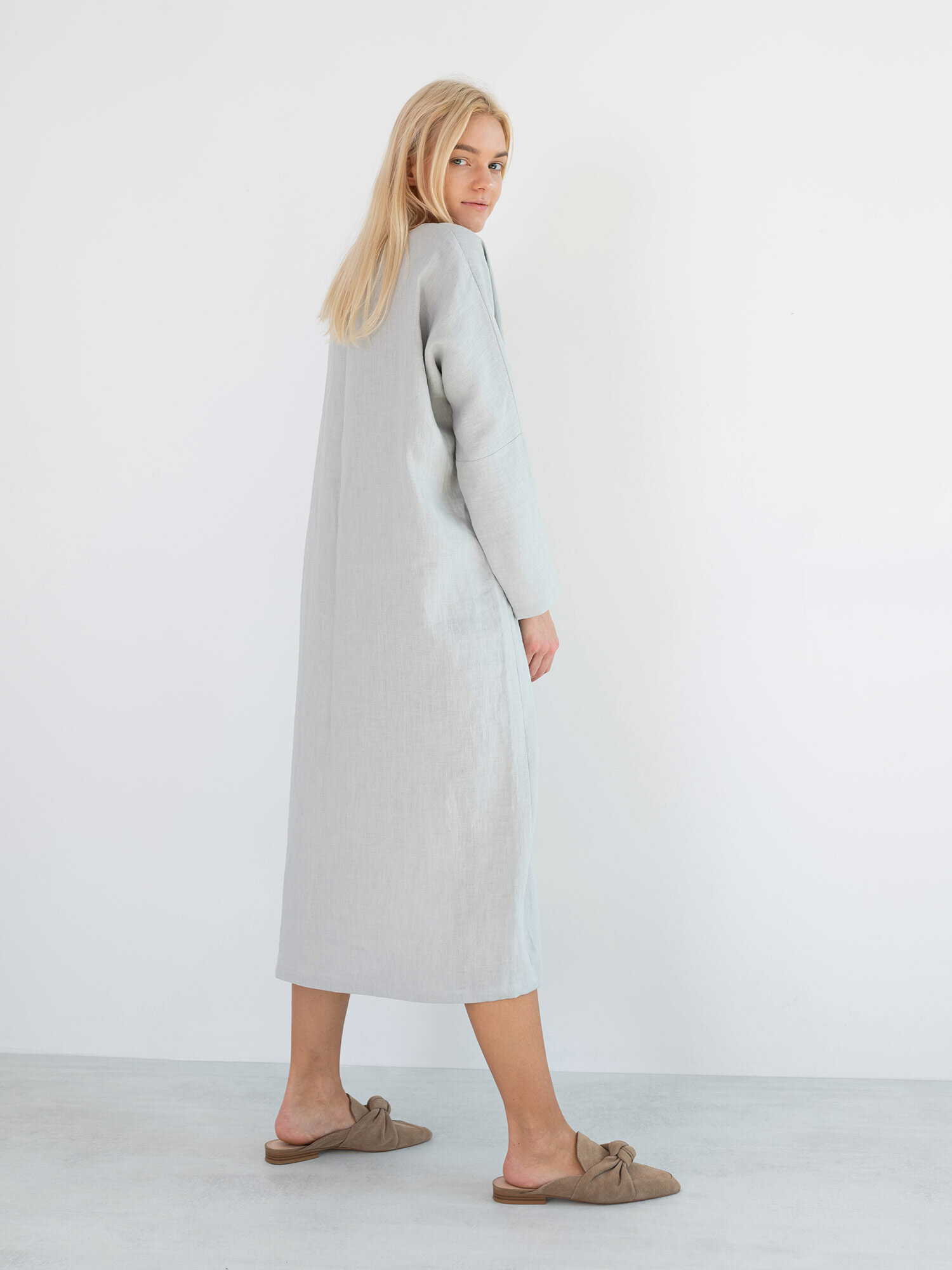 Bild 5 von DAWN Leinenkleid Midi & Maxi in Cloudy grey, you can also choose other colors above von Love and Confuse