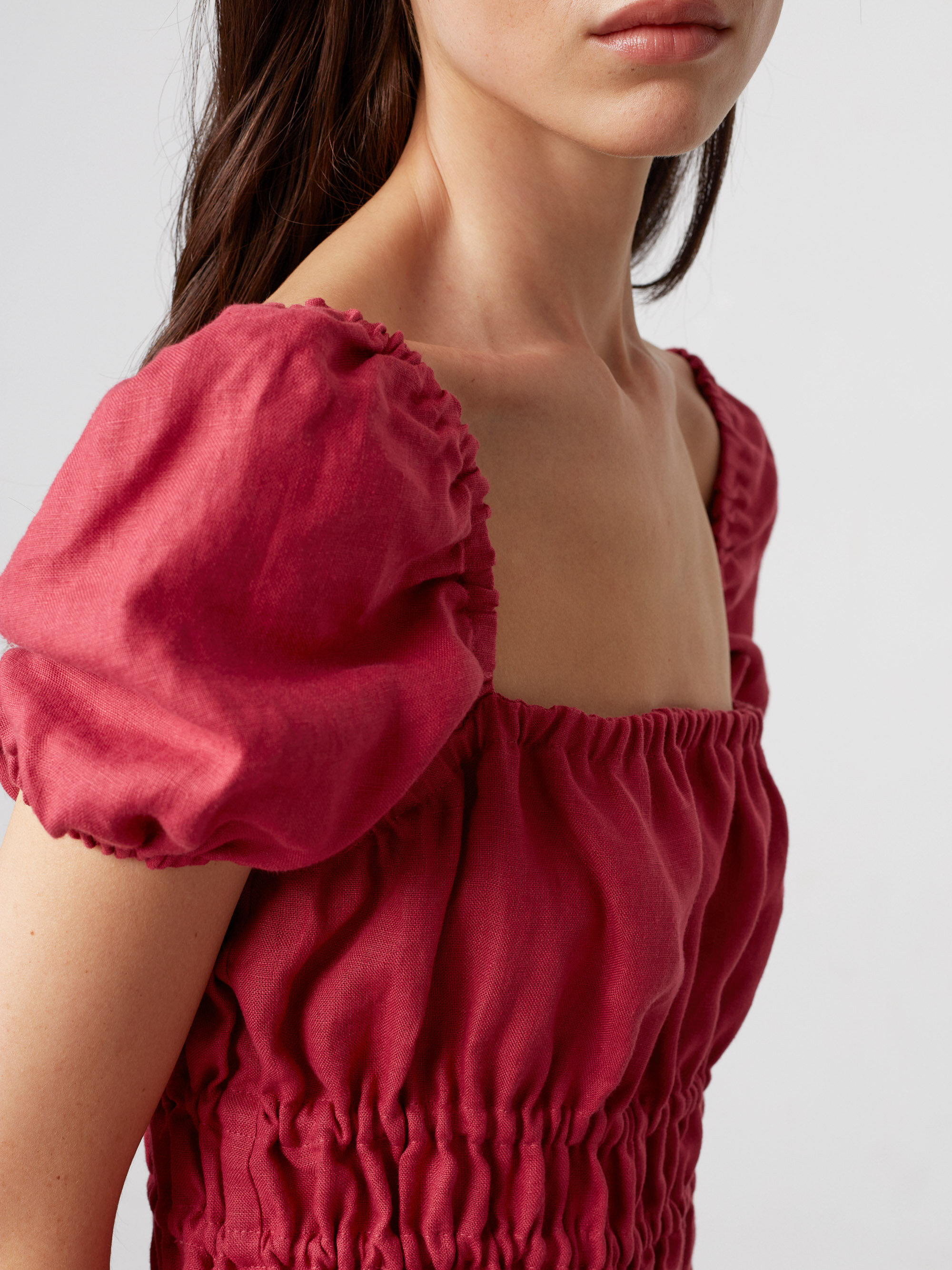 Bild 3 von HOLIDAY Leinenkleid mit Puffärmeln in von Love and Confuse