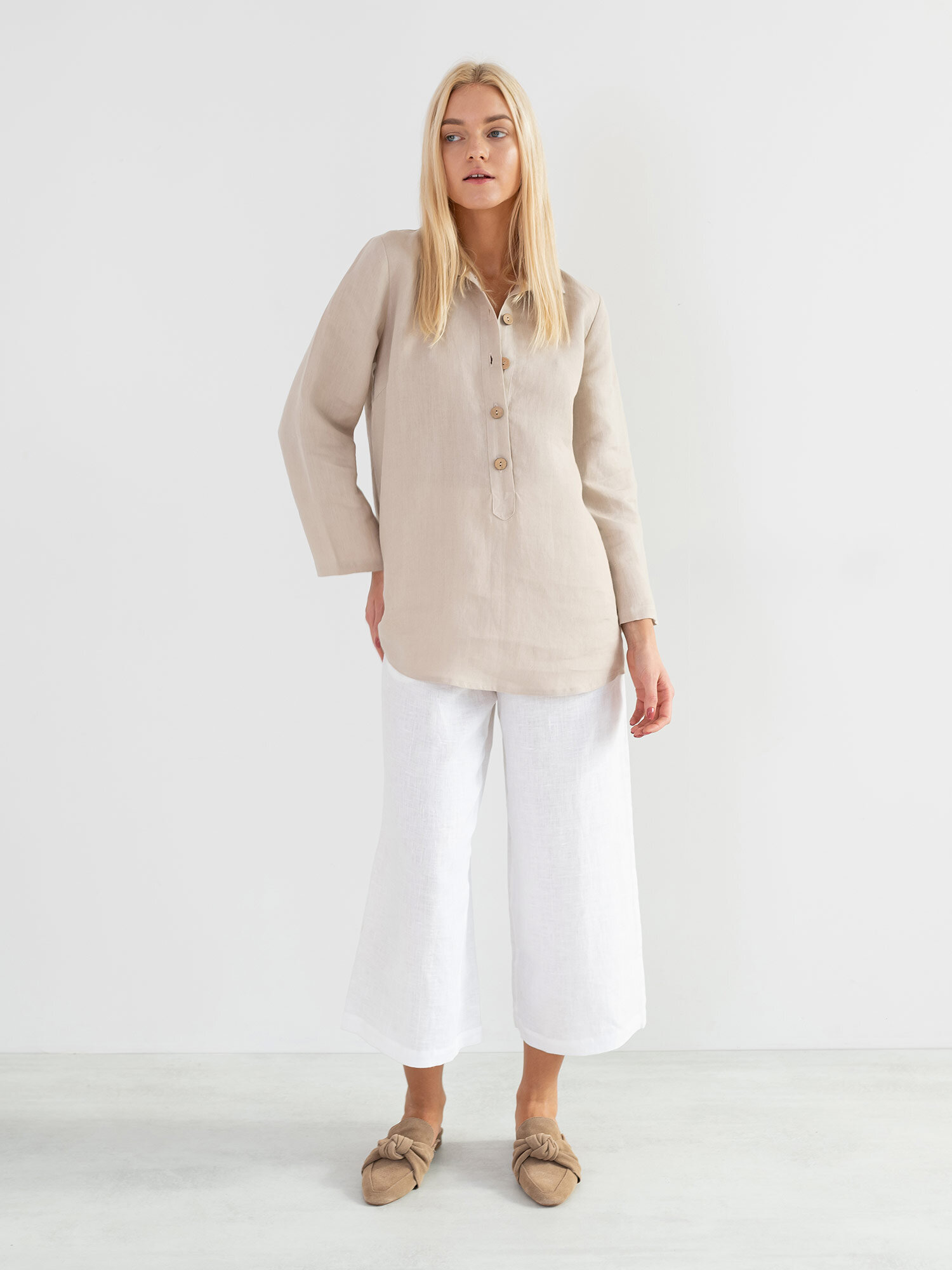 Bild 2 von LARA Leinen Tunika Shirt in Beige, you can also choose other colors above von Love and Confuse