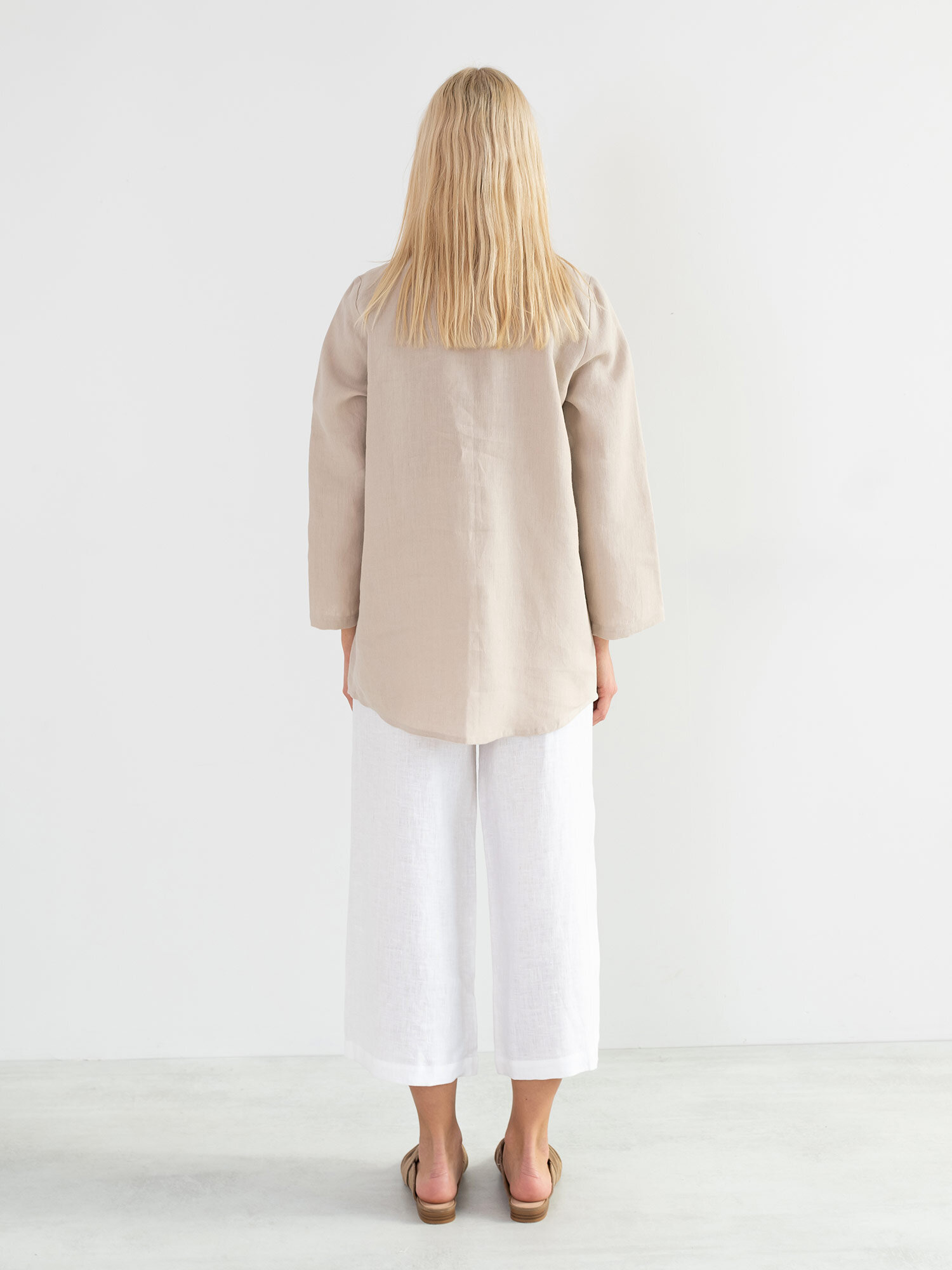 Bild 6 von LARA Leinen Tunika Shirt in Beige, you can also choose other colors above von Love and Confuse