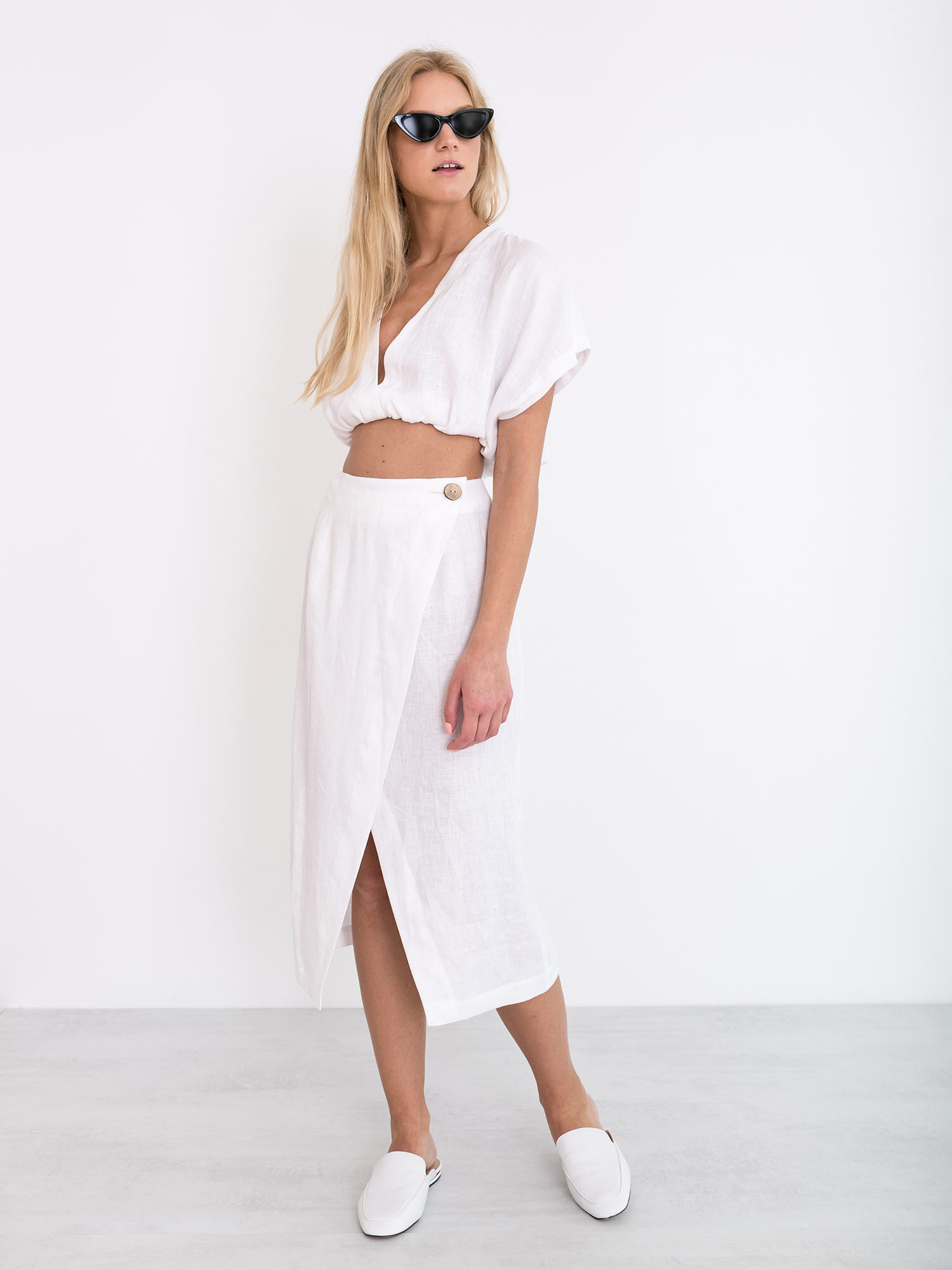 Bild 2 von LEAH Leinen-Cropped-Top in White (slightly see through), you can also choose other colors above von Love and Confuse