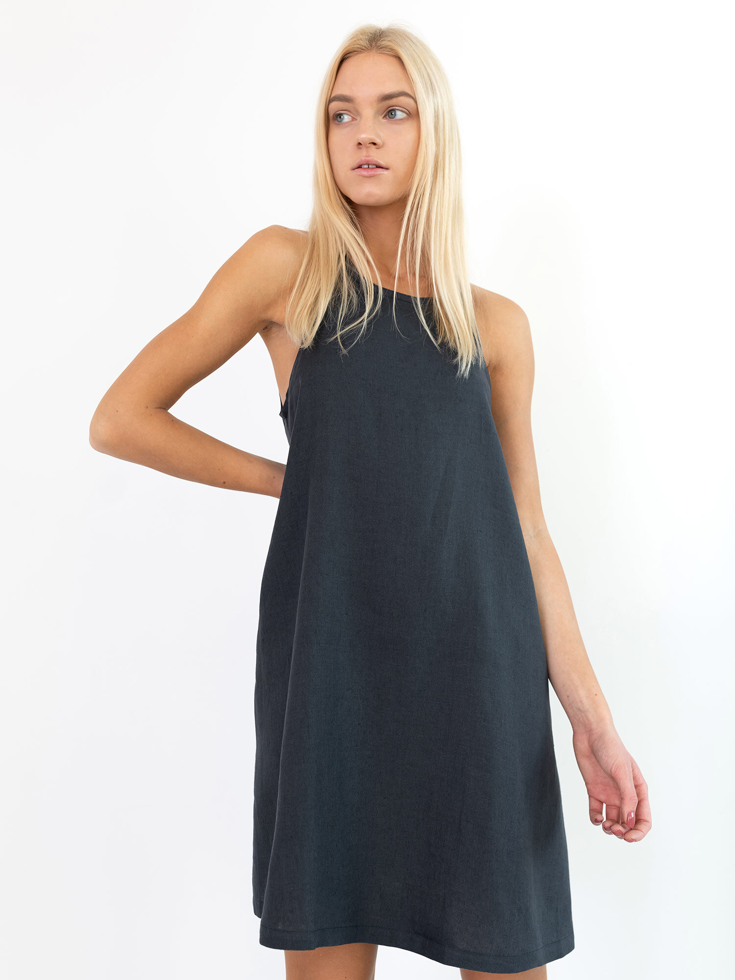Bild 3 von LILY - ärmelloses Leinenkleid in von Love and Confuse