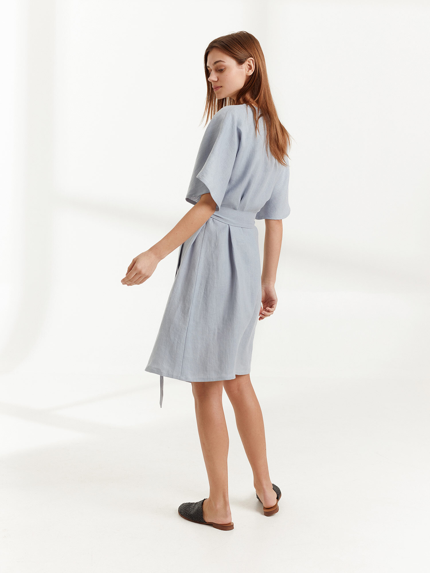 Bild 6 von MARY Leinen Wickelkleid in Bluestone, you can also choose other colors above von Love and Confuse