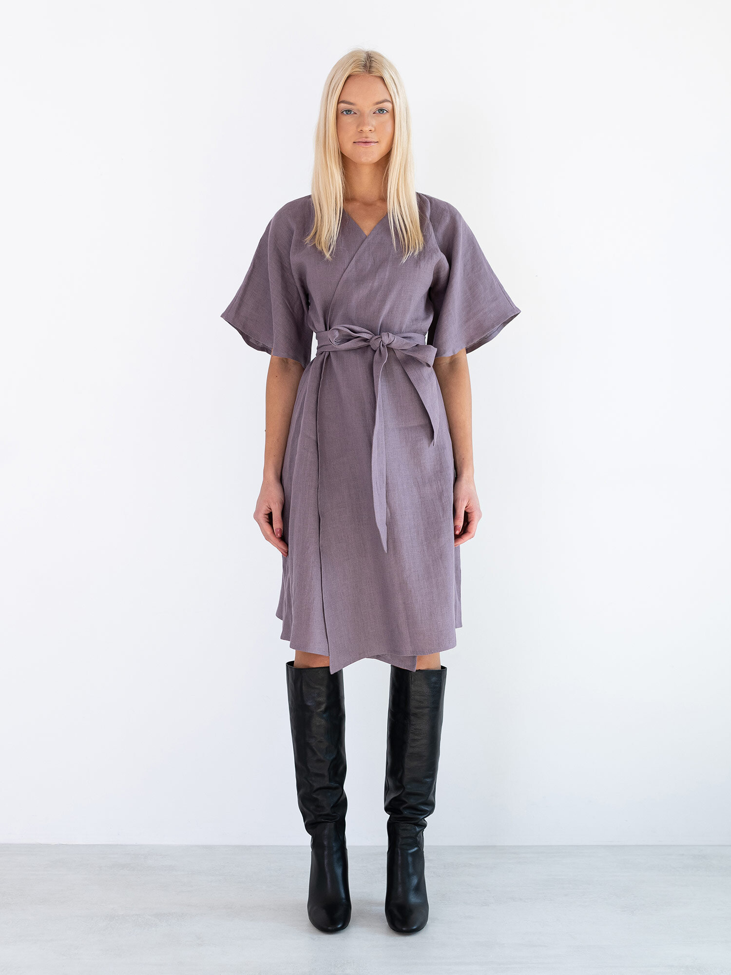 Bild 3 von MARY Leinen Wickelkleid in von Love and Confuse