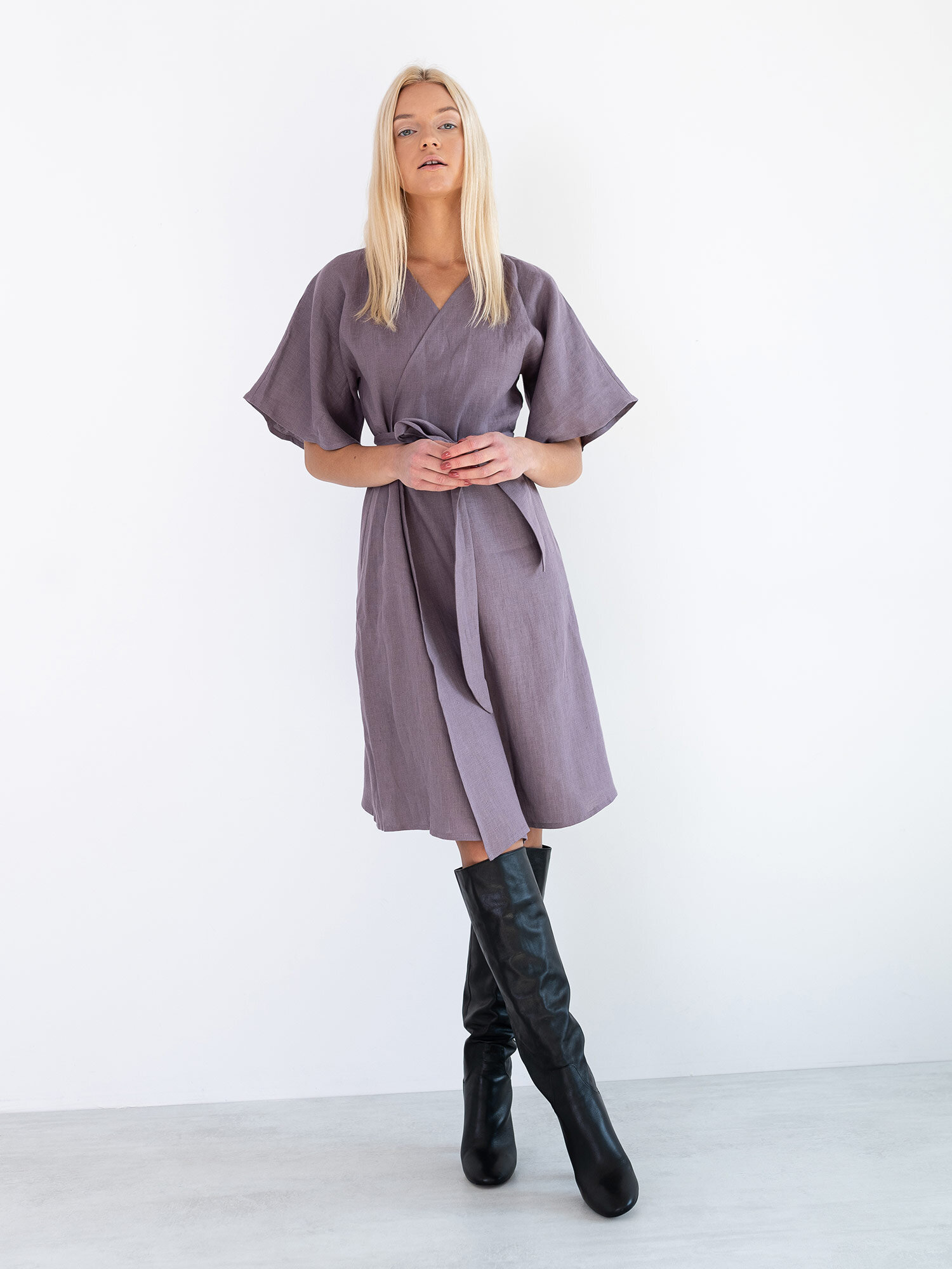 Bild 5 von MARY Leinen Wickelkleid in von Love and Confuse