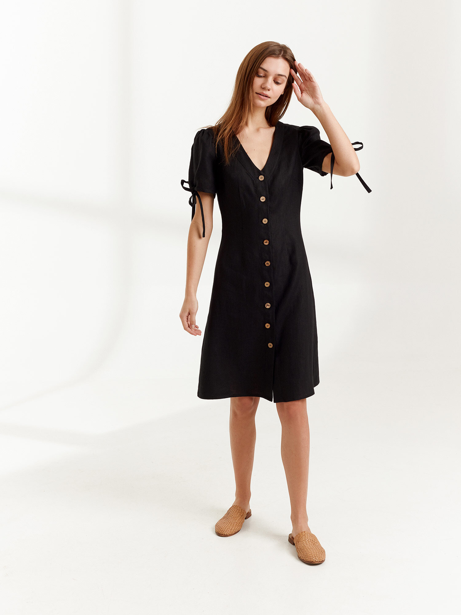Bild 4 von MONICA Leinen-Hemdblusenkleid in Black, you can also choose other colors above von Love and Confuse