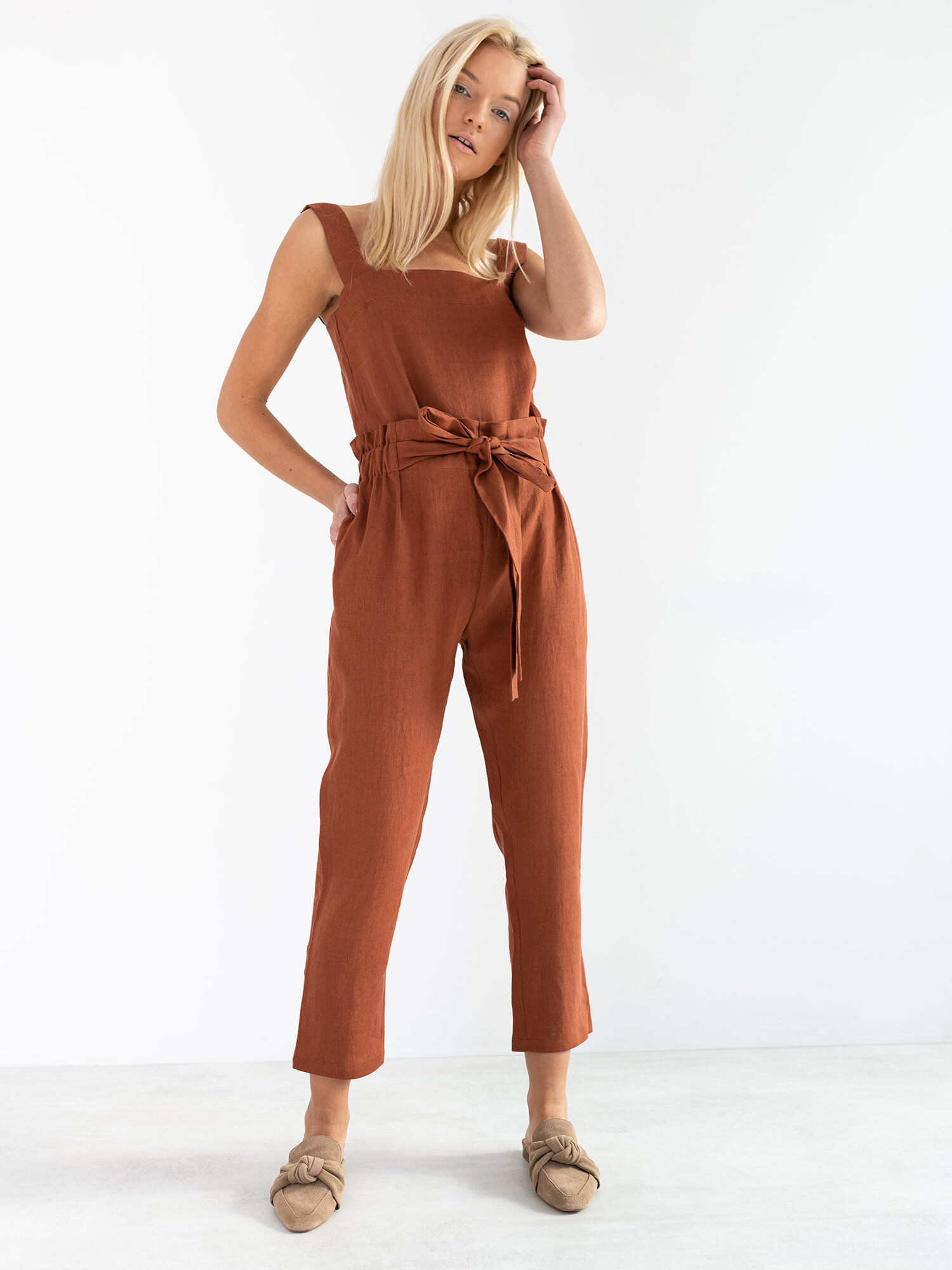 Bild 1 von NOAH - Hochgeschnittene Leinenhose mit Paperbag-Bund in von Love and Confuse