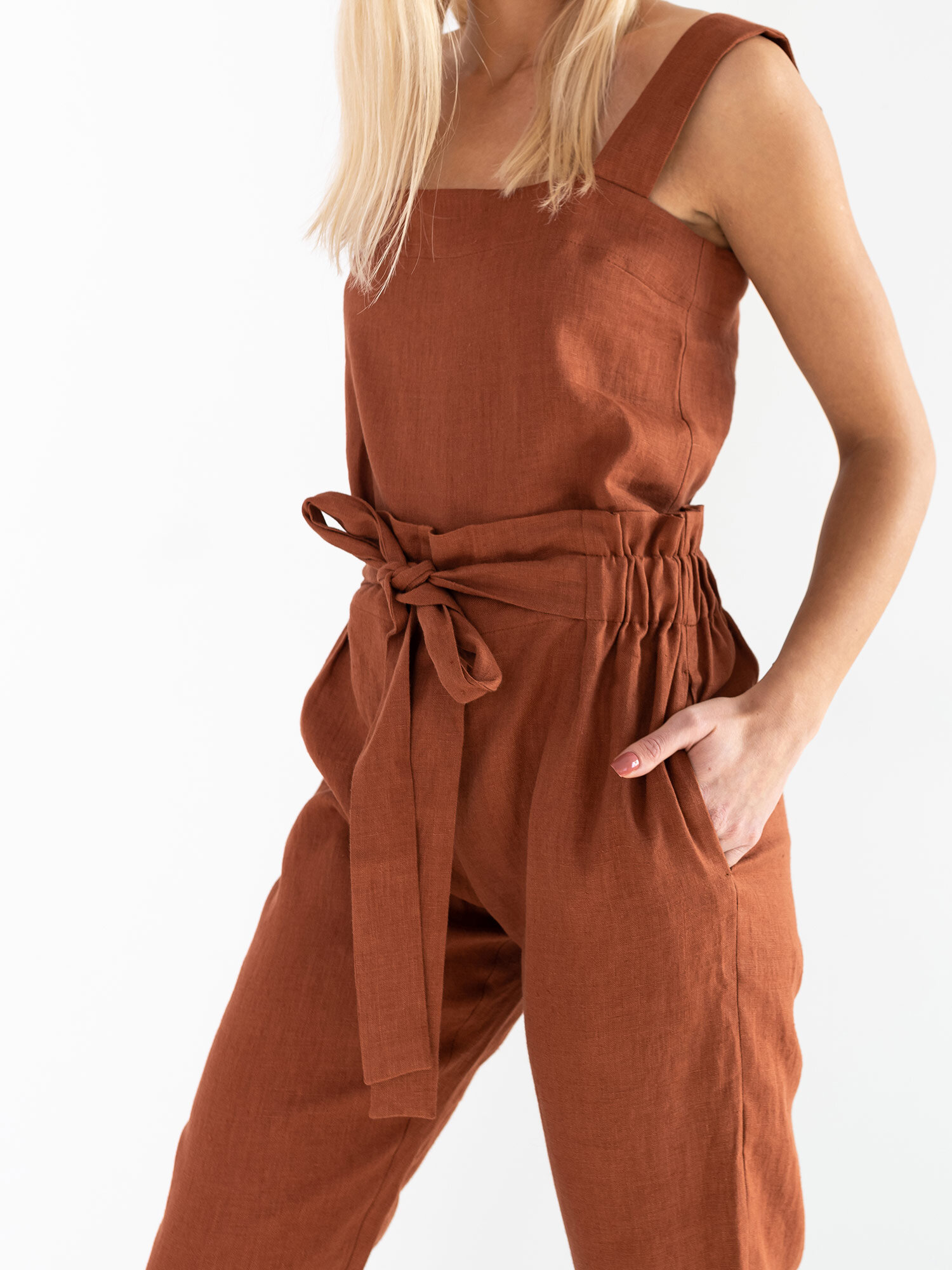 Bild 3 von NOAH - Hochgeschnittene Leinenhose mit Paperbag-Bund in von Love and Confuse