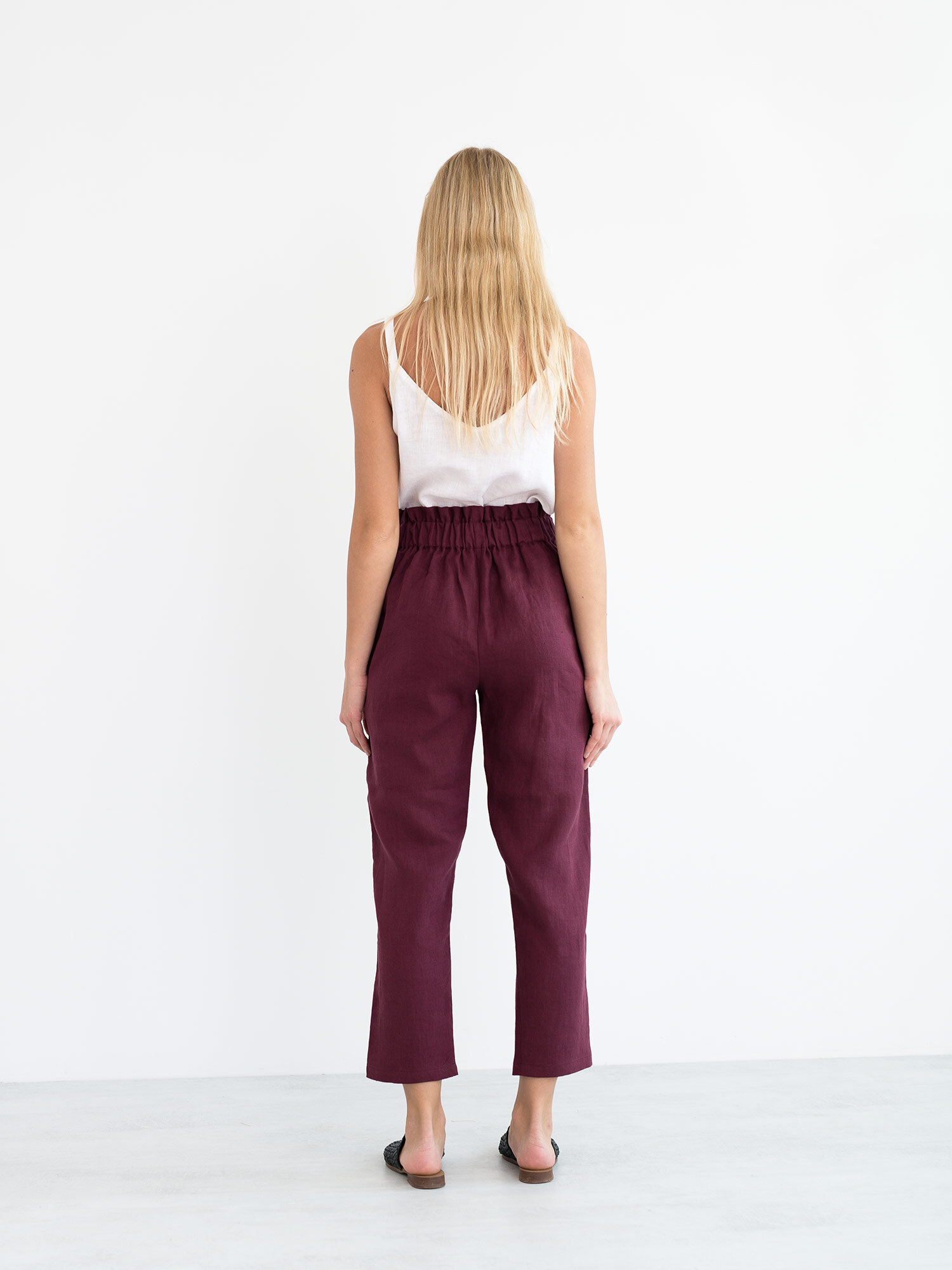Bild 6 von NOAH - Hochgeschnittene Leinenhose mit Paperbag-Bund in Eggplant, you can also choose other colors above von Love and Confuse