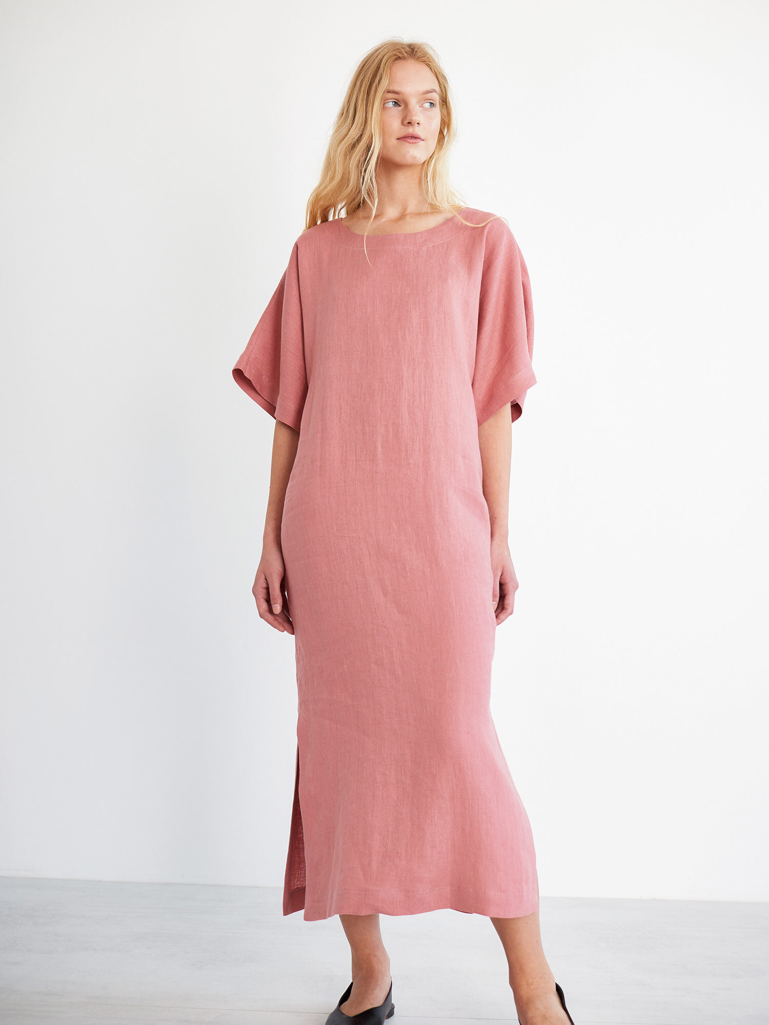 Bild 1 von OLIVIA Leinenkleid Midi & Maxi in Salmon pink, you can also choose other colors above von Love and Confuse
