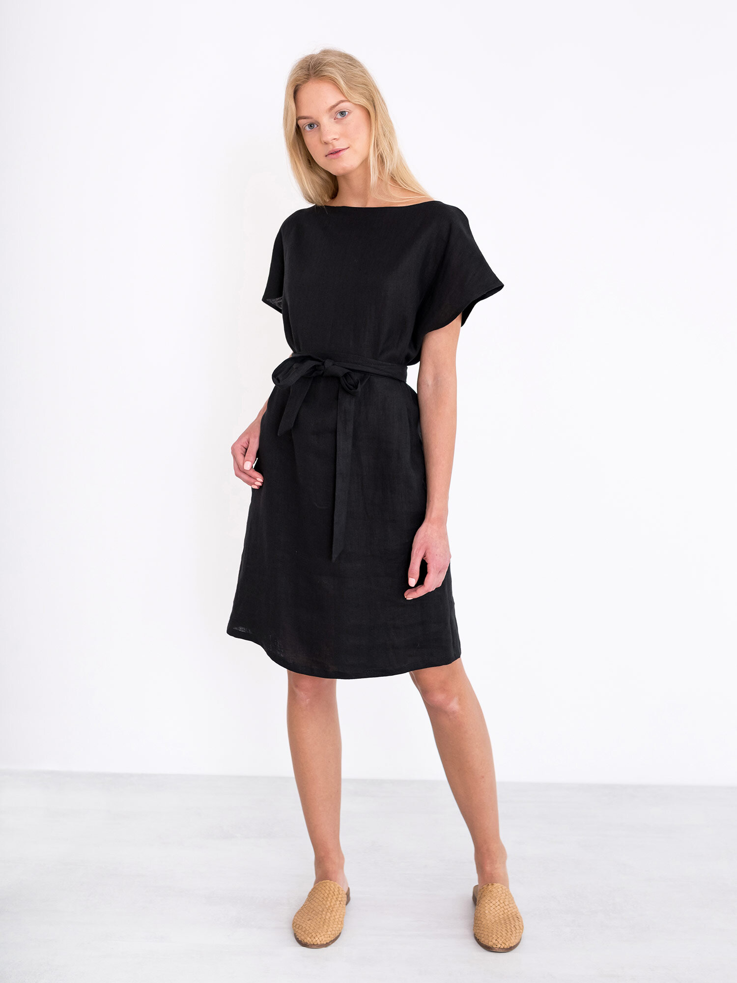Bild 2 von PENELOPE Leinenkleid in von Love and Confuse