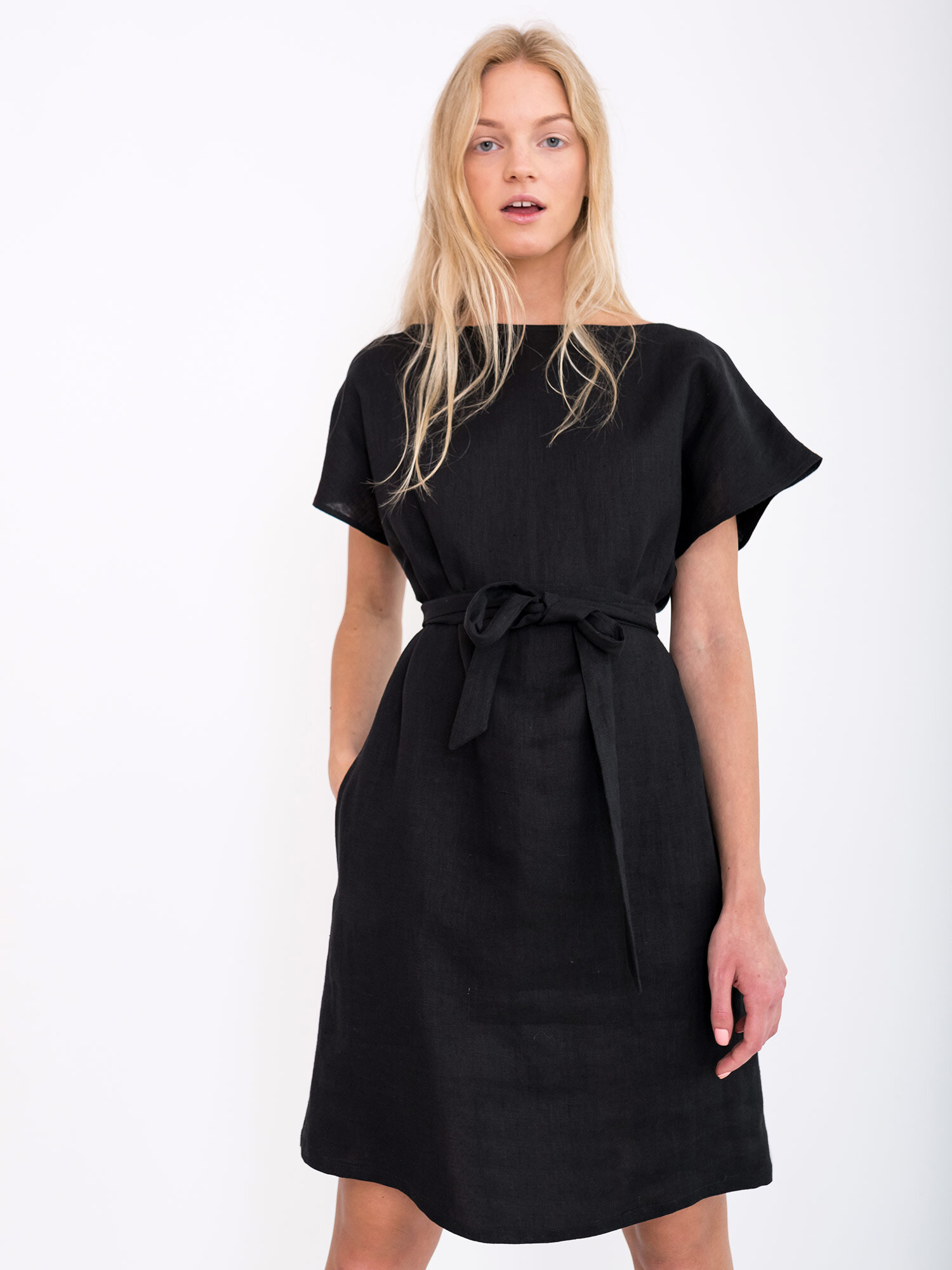 Bild 4 von PENELOPE Leinenkleid in von Love and Confuse