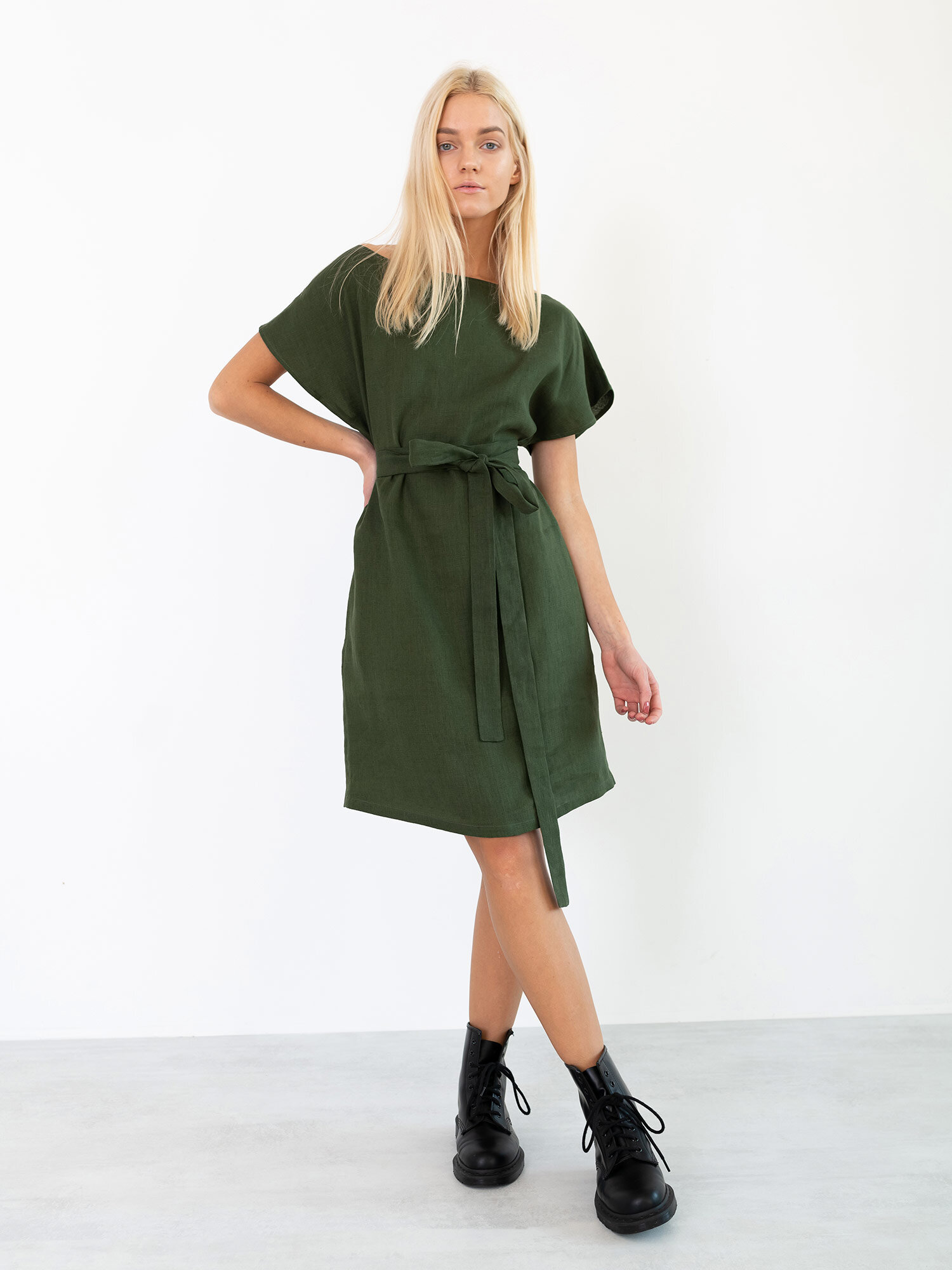 Bild 4 von PENELOPE Leinenkleid in Forest green, you can also choose other colors above von Love and Confuse