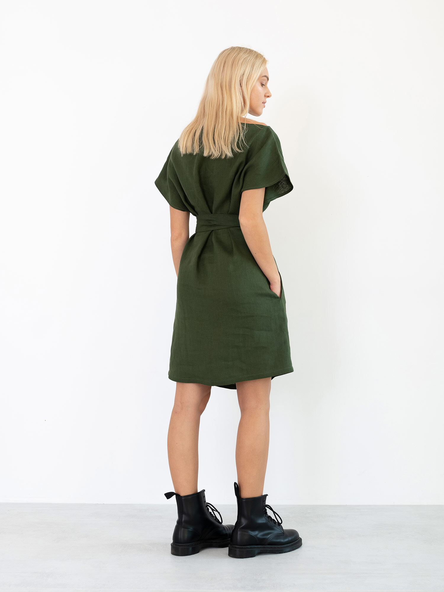 Bild 6 von PENELOPE Leinenkleid in Forest green, you can also choose other colors above von Love and Confuse