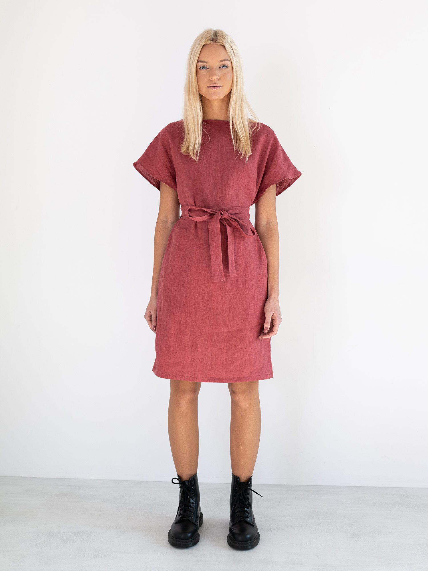 Bild 3 von PENELOPE Leinenkleid in von Love and Confuse