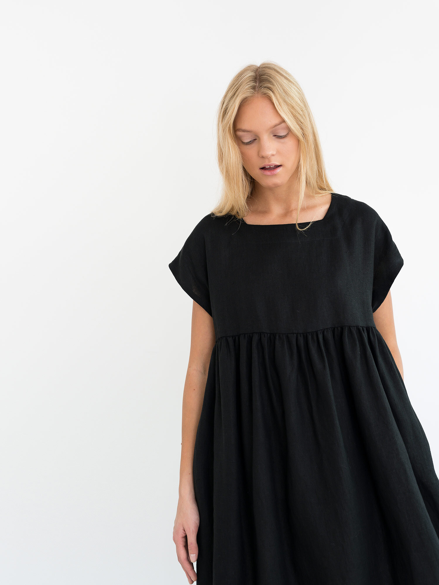Bild 2 von POPPY Leinenkleid in von Love and Confuse