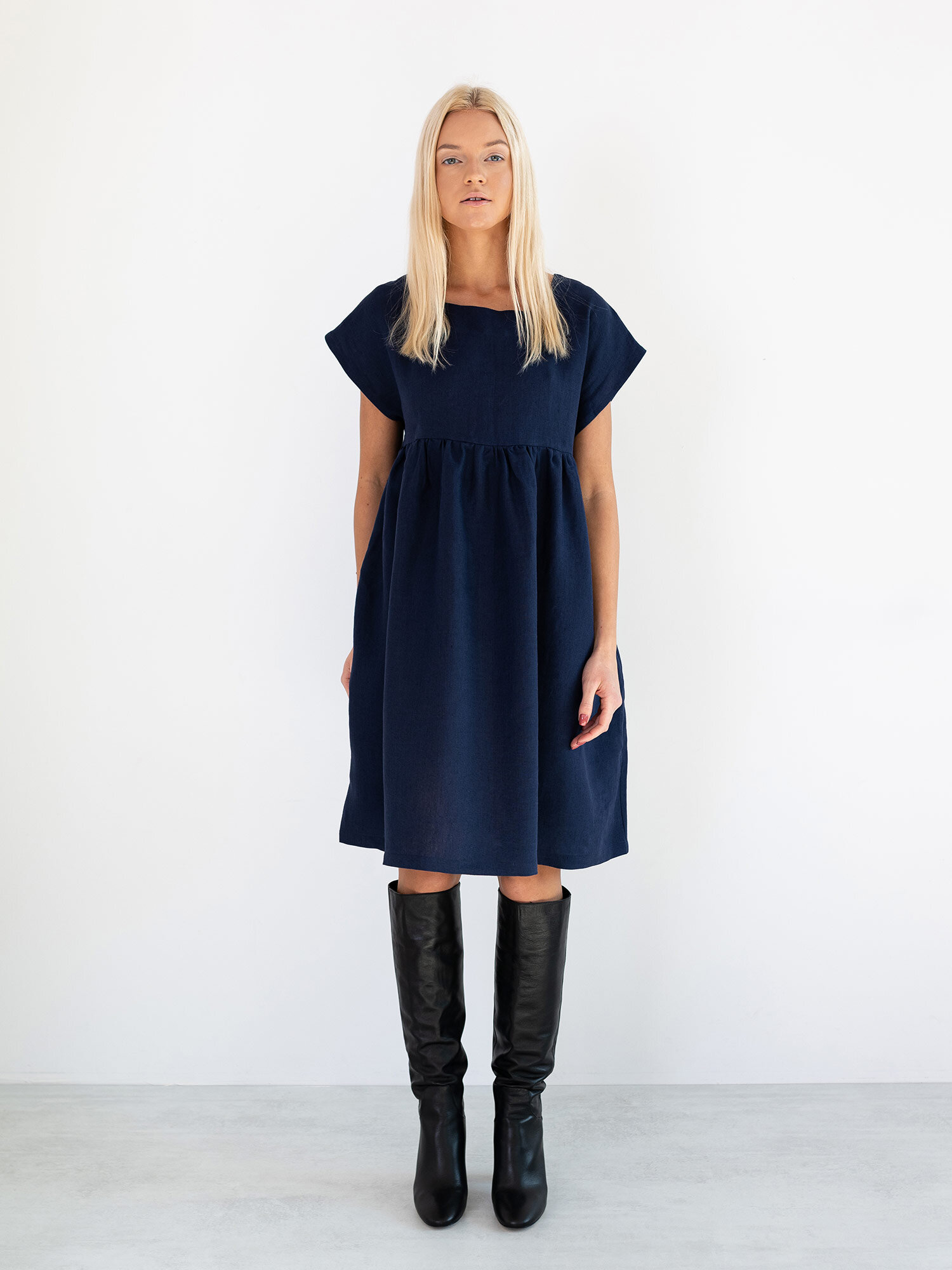 Bild 2 von POPPY Leinenkleid in von Love and Confuse