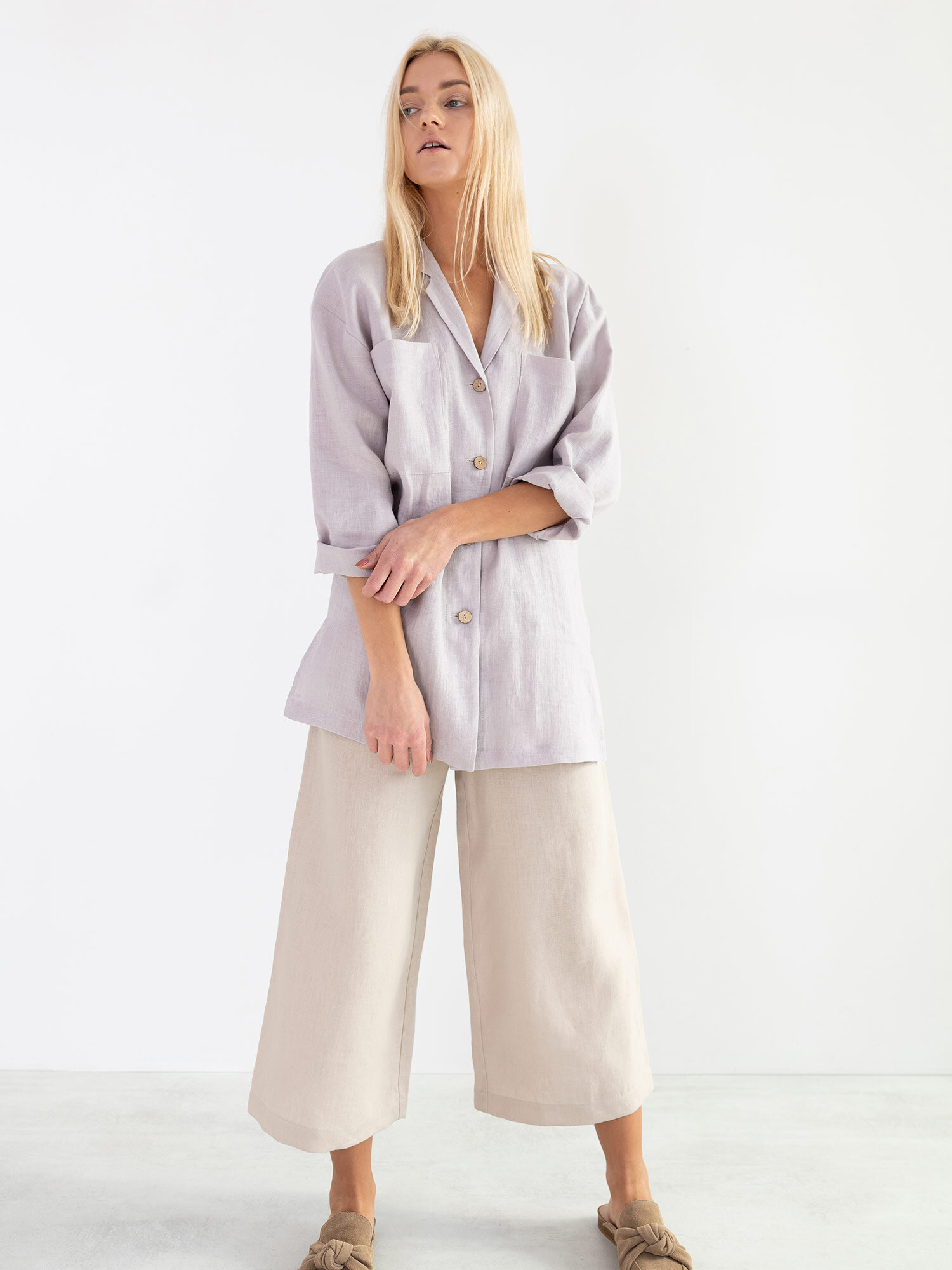 Bild 3 von ROSEMARY Oversize Leinenhemd in Silver pink, you can also choose other colors above von Love and Confuse