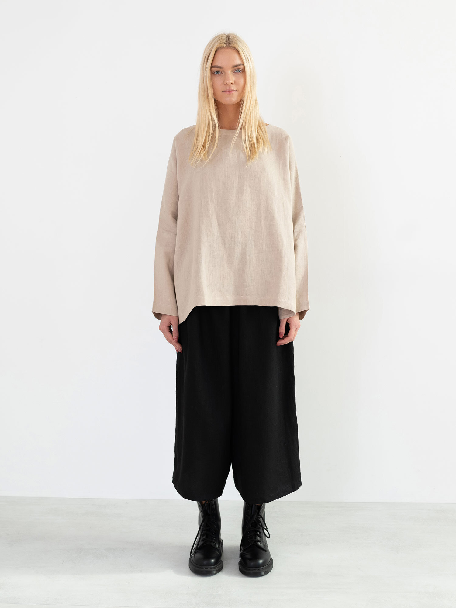 Bild 2 von RUMI Langarmshirt aus Leinen in Beige, you can also choose other colors above von Love and Confuse