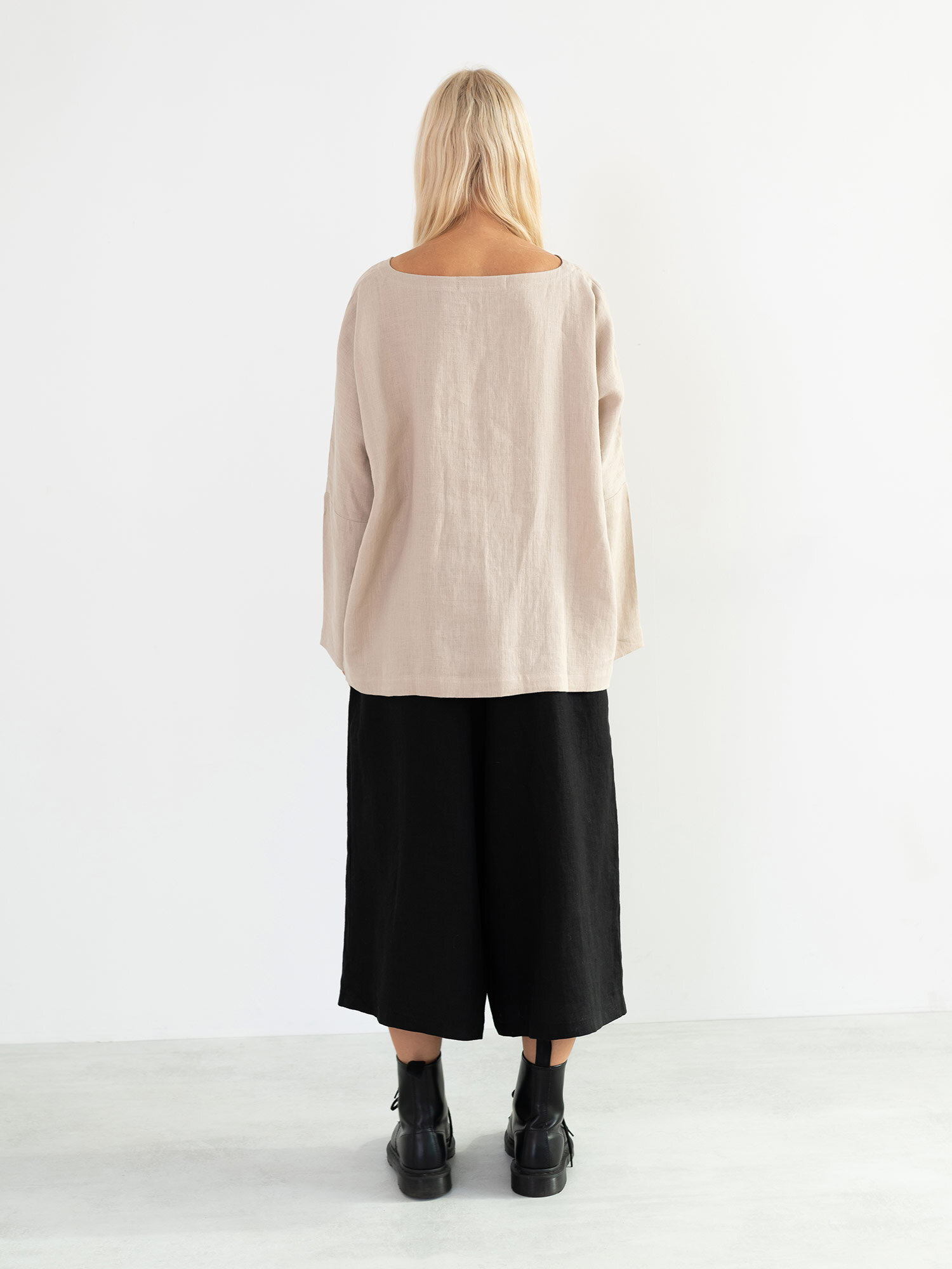 Bild 5 von RUMI Langarmshirt aus Leinen in Beige, you can also choose other colors above von Love and Confuse