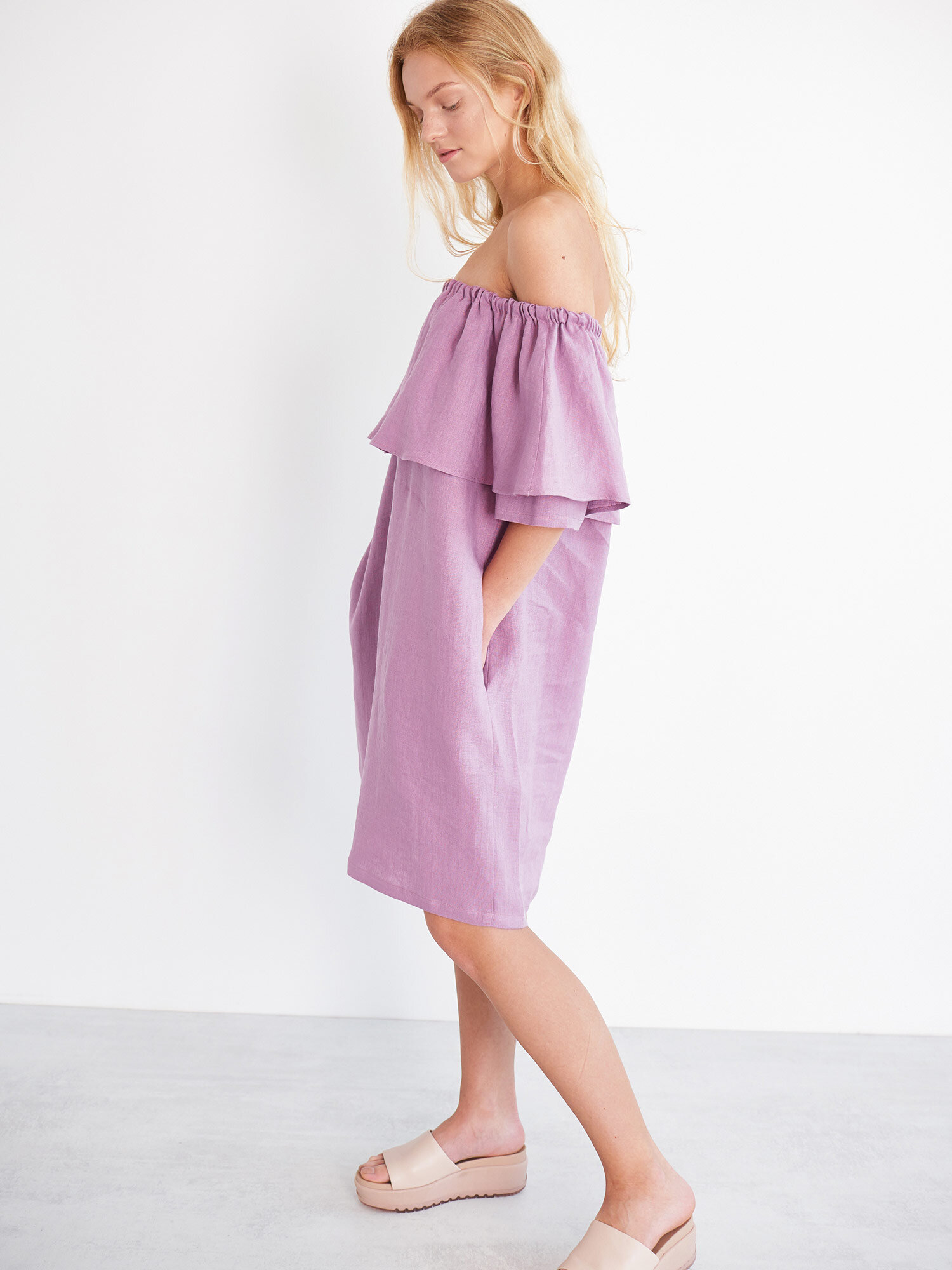 Bild 3 von THALIA Schulterfreies Leinenkleid in von Love and Confuse