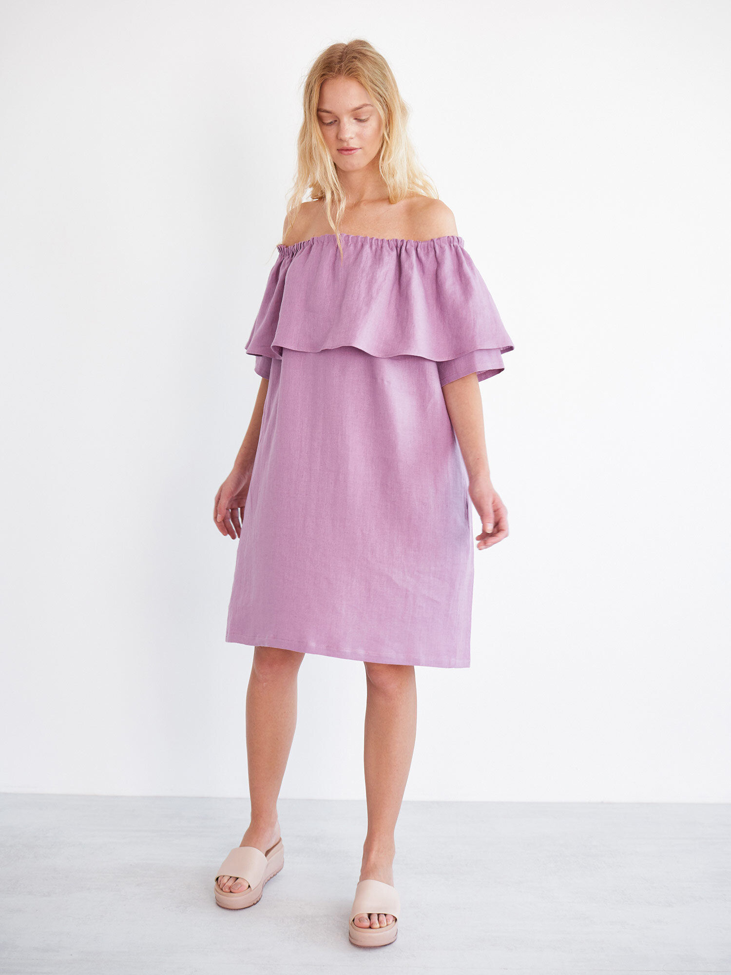 Bild 4 von THALIA Schulterfreies Leinenkleid in von Love and Confuse