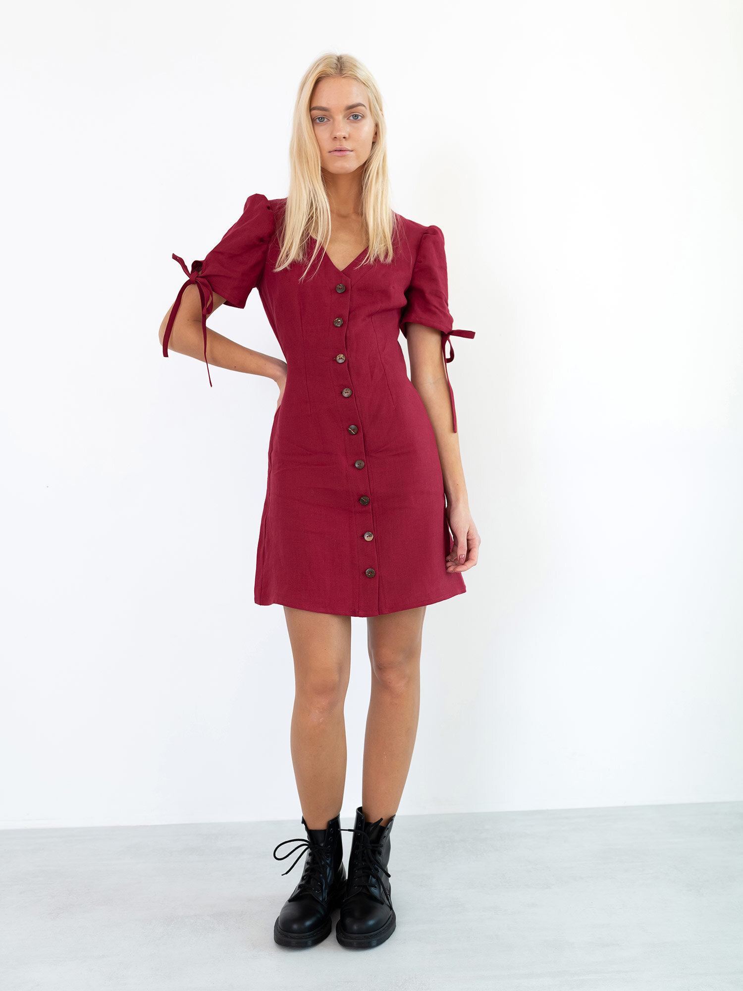 Bild 5 von VENUS Leinen-Hemdblusenkleid in Cherry red, you can also choose other colors above von Love and Confuse