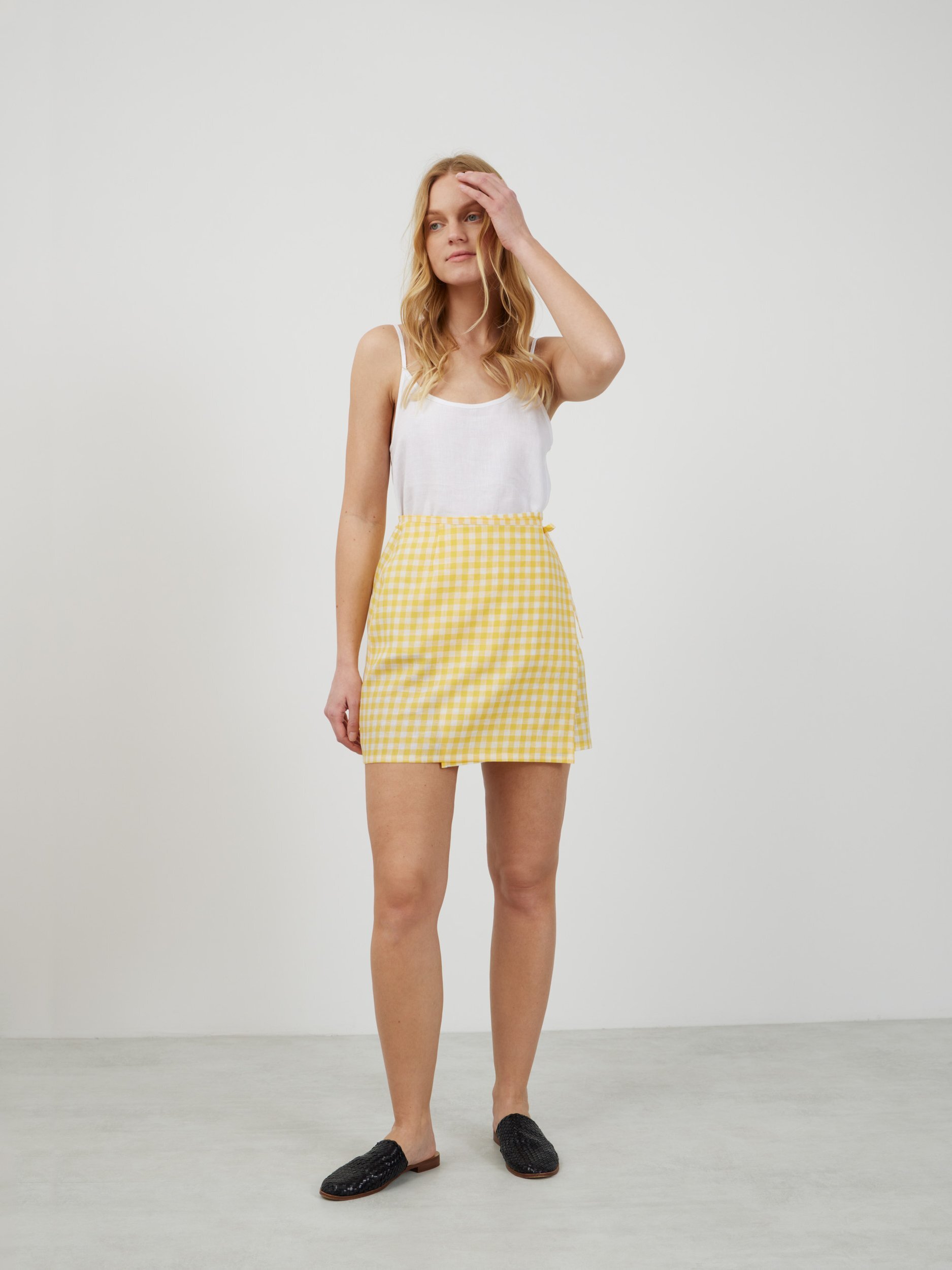 Bild 2 von ANNALISE Leinen Mini-Wickelrock in von Love and Confuse