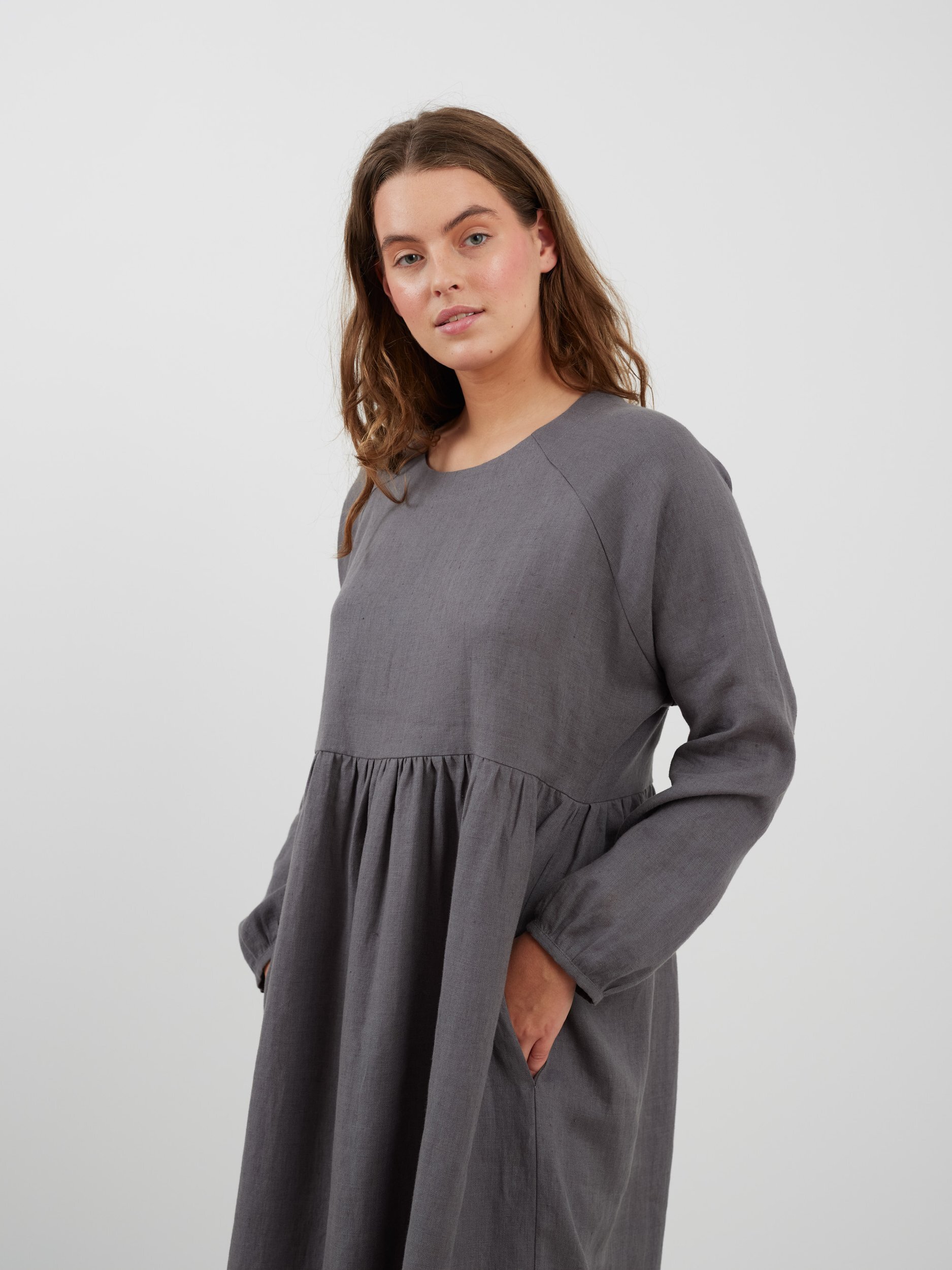 Bild 5 von BAY Langarm Leinenkleid Midi in von Love and Confuse