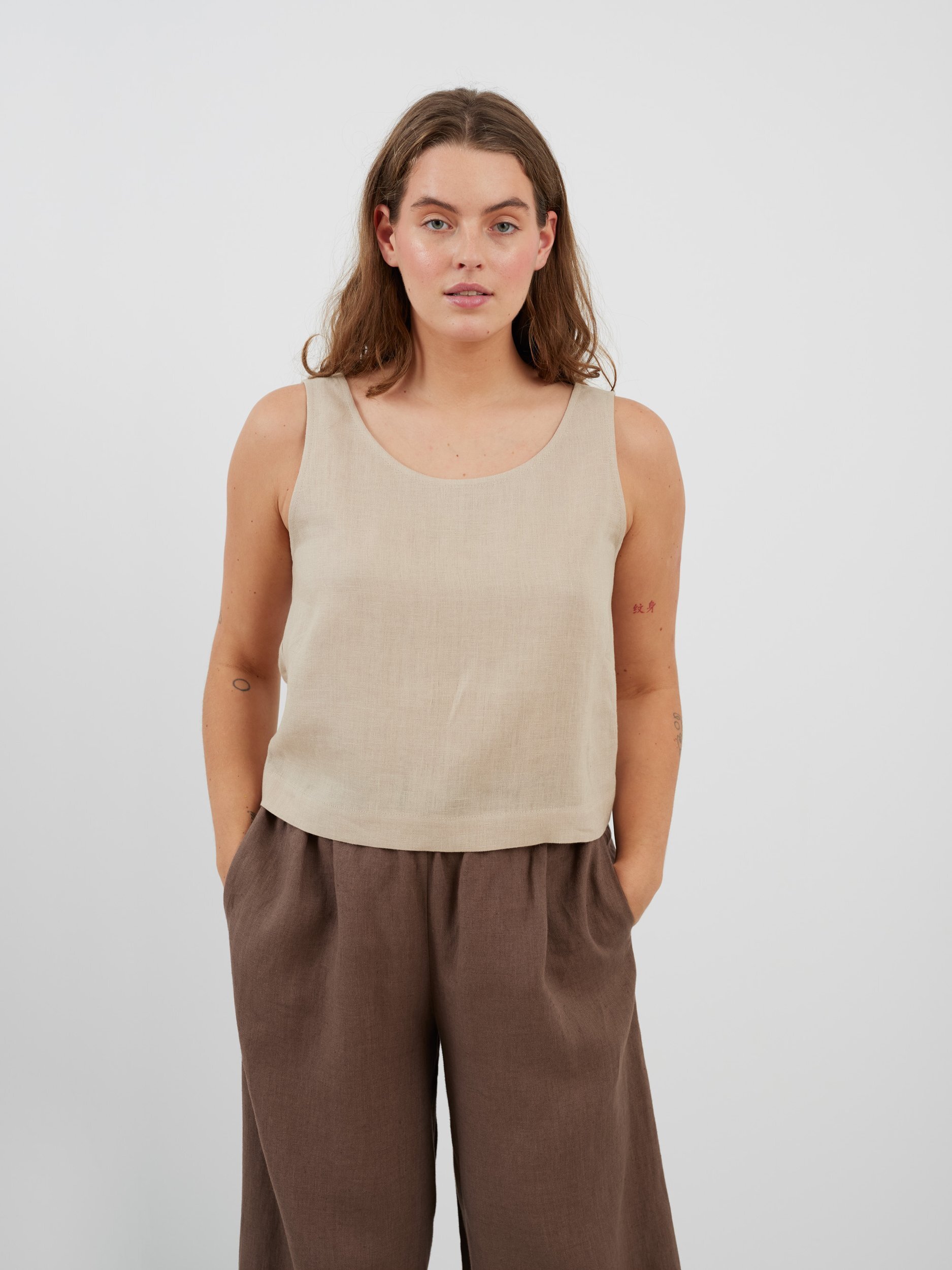 Bild 1 von CALI Leinen Tanktop in von Love and Confuse