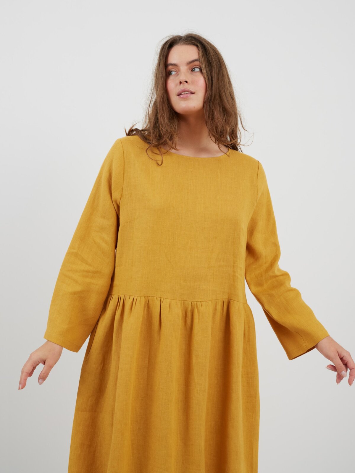 Bild 1 von GEMMA Langarm Leinenkleid in Senf von Love and Confuse