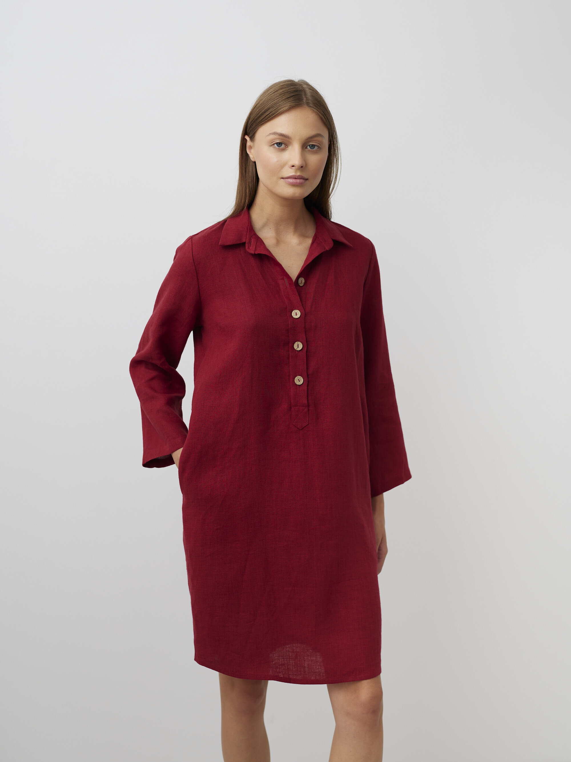 Bild 2 von GIANNA Leinen Tunika Kleid in Cherry Red, you can also choose other colors above von Love and Confuse
