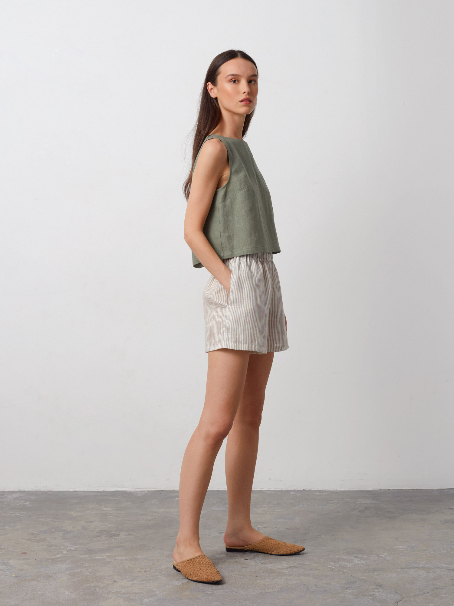 Bild 3 von ISLA - Hochgeschnittene Leinen Shorts in von Love and Confuse
