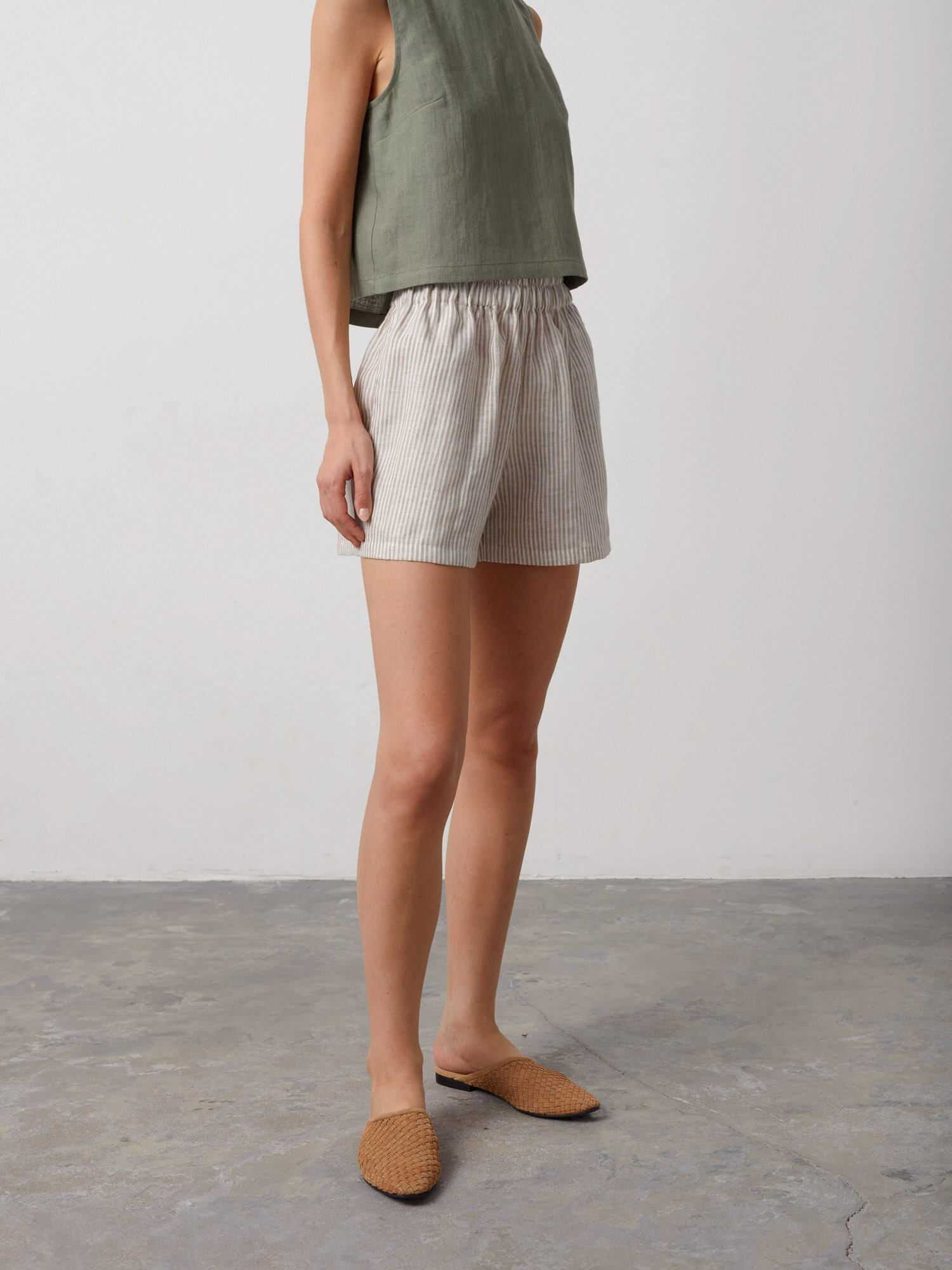 Bild 4 von ISLA - Hochgeschnittene Leinen Shorts in von Love and Confuse