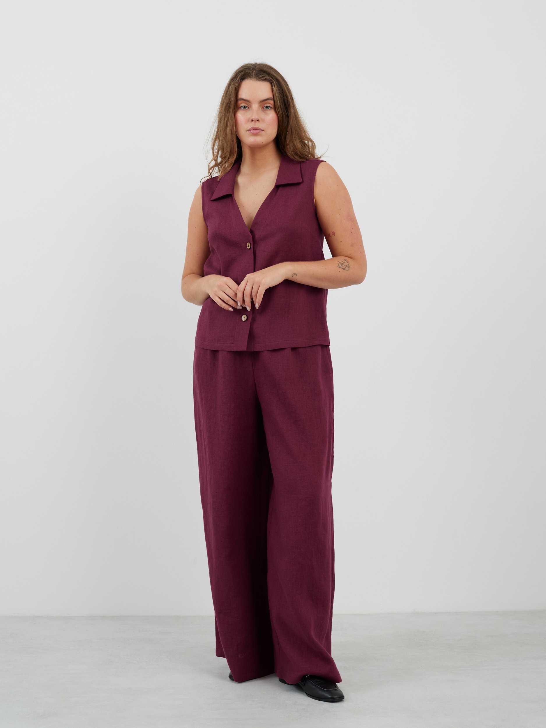Bild 4 von LUCY Leinenweste mit Kragen in Aubergine von Love and Confuse