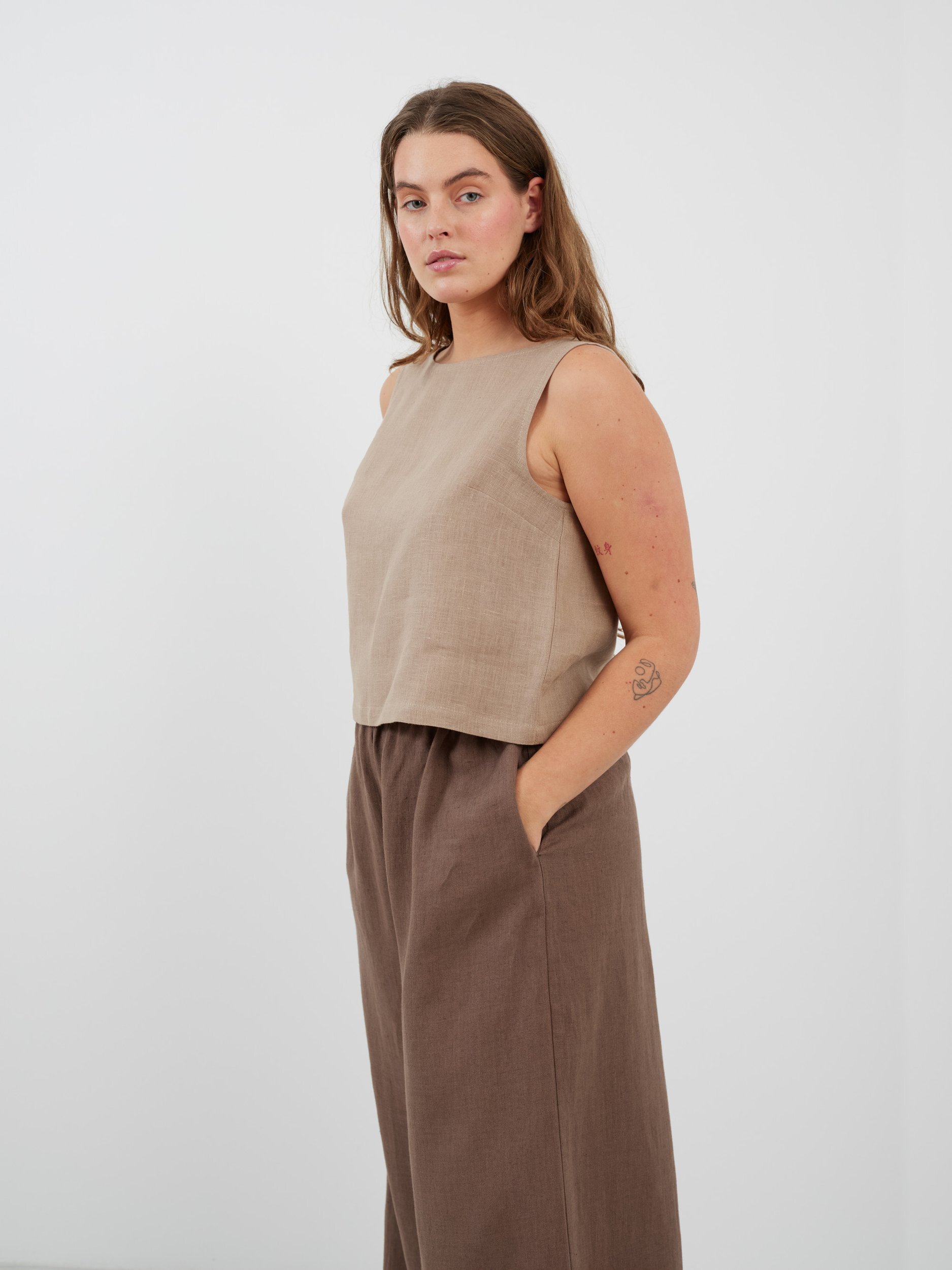 Bild 5 von PEARL - Weit geschnittene Leinenhose in Kakao von Love and Confuse