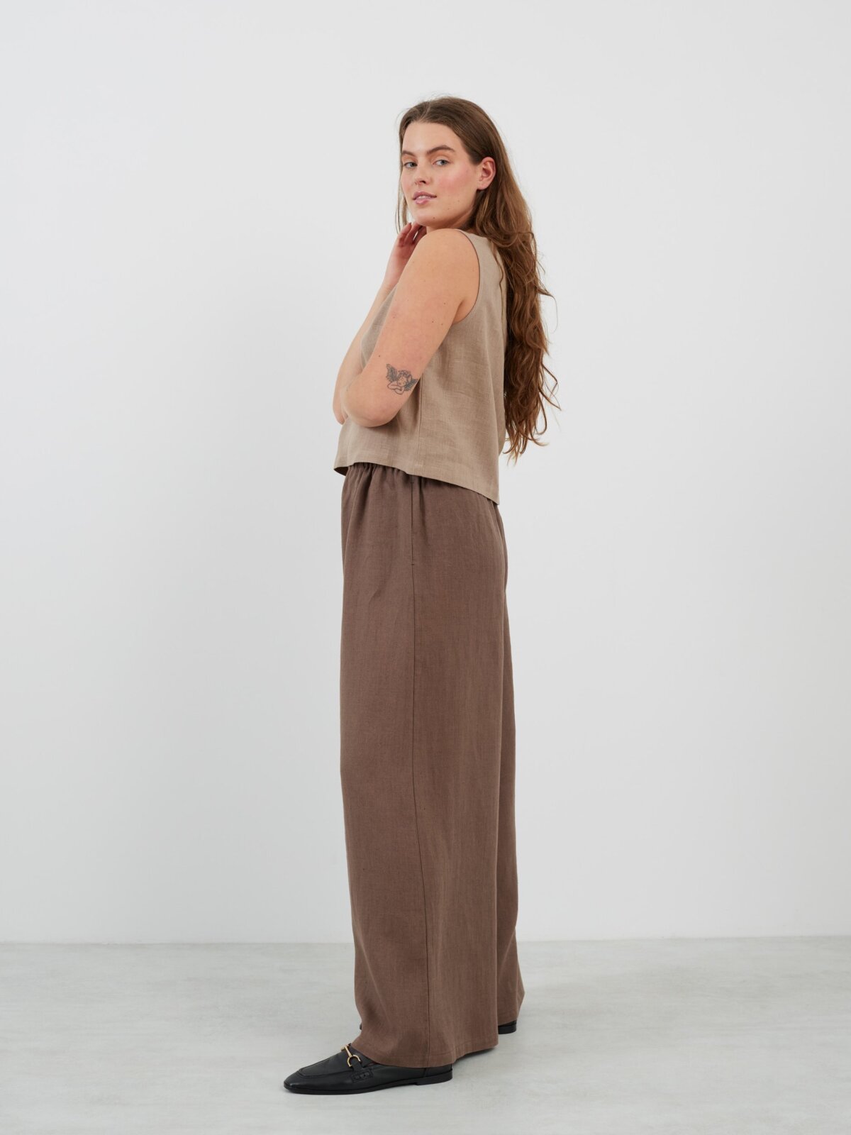 Bild 6 von PEARL - Weit geschnittene Leinenhose in Kakao von Love and Confuse