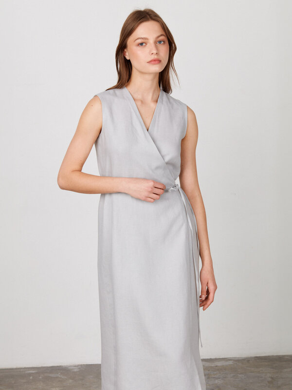 PIA Sleeveless Linen Wrap Dress