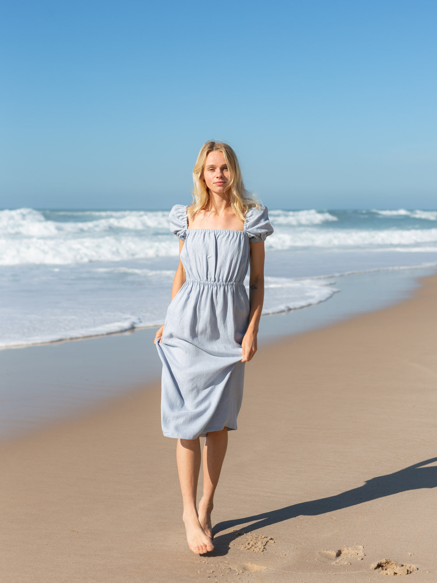 Bild 3 von RUTH Leinen Midi Kleid in von Love and Confuse