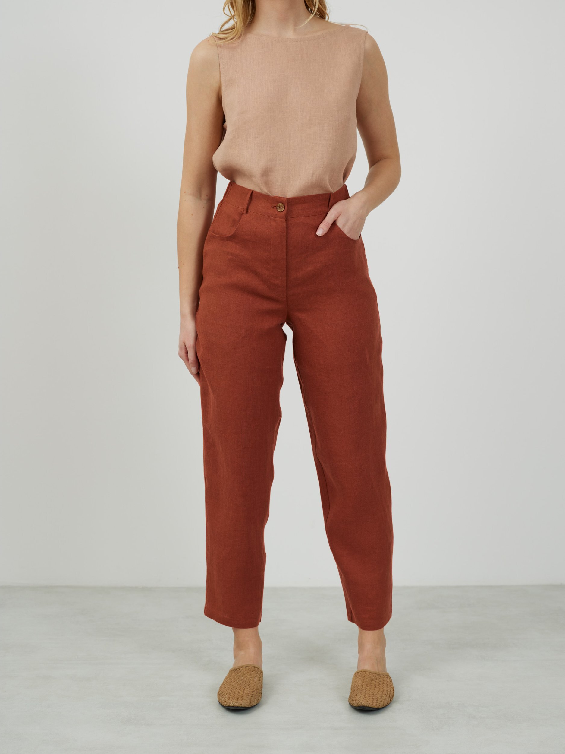 Bild 3 von SARAH - Hochgeschnittene Leinenhose mit schmal zulaufendem Bein in von Love and Confuse