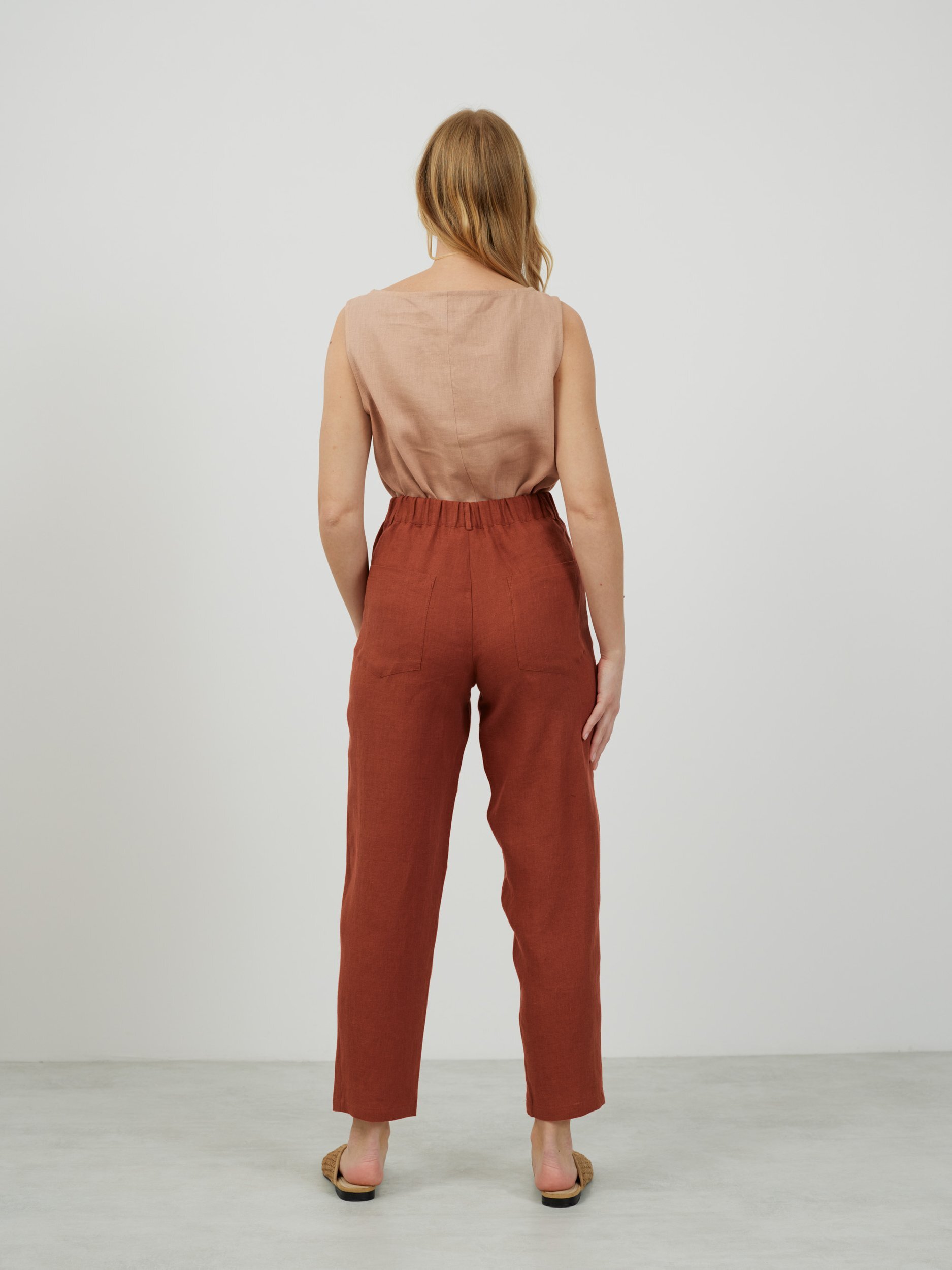 Bild 5 von SARAH - Hochgeschnittene Leinenhose mit schmal zulaufendem Bein in von Love and Confuse