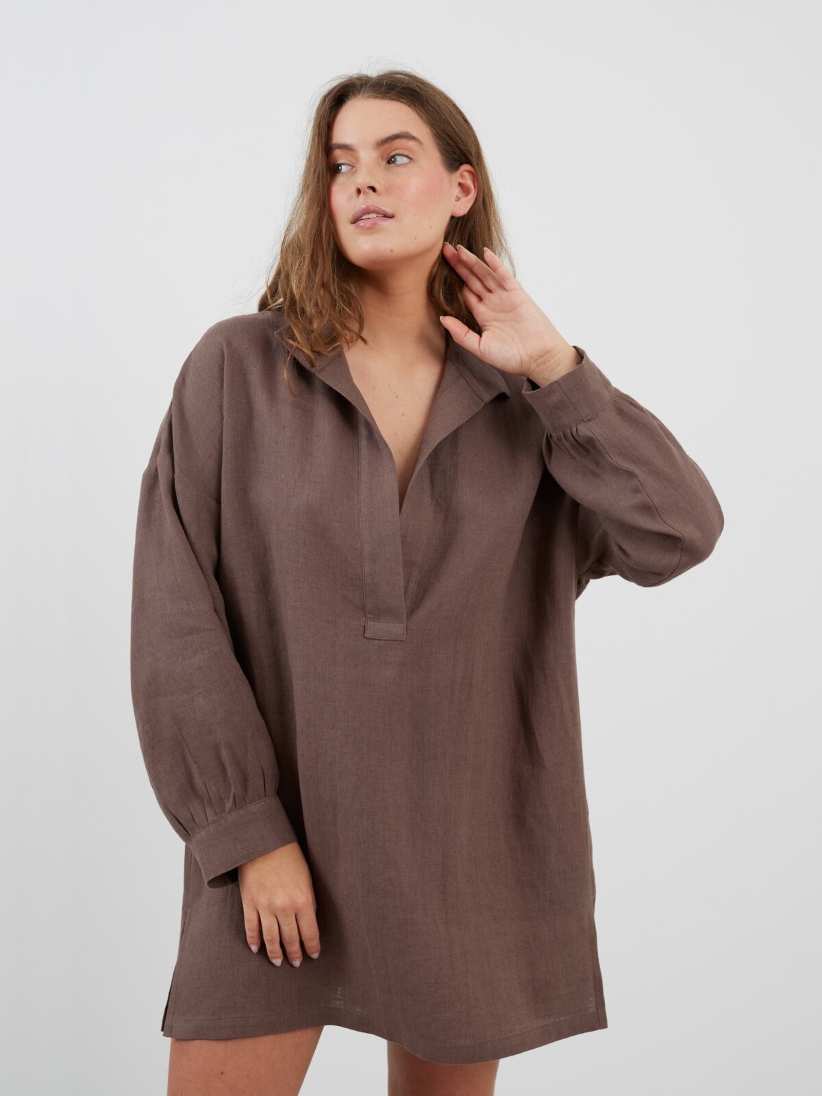 Bild 1 von SKY Leinen Strandkleid in Kakao von Love and Confuse